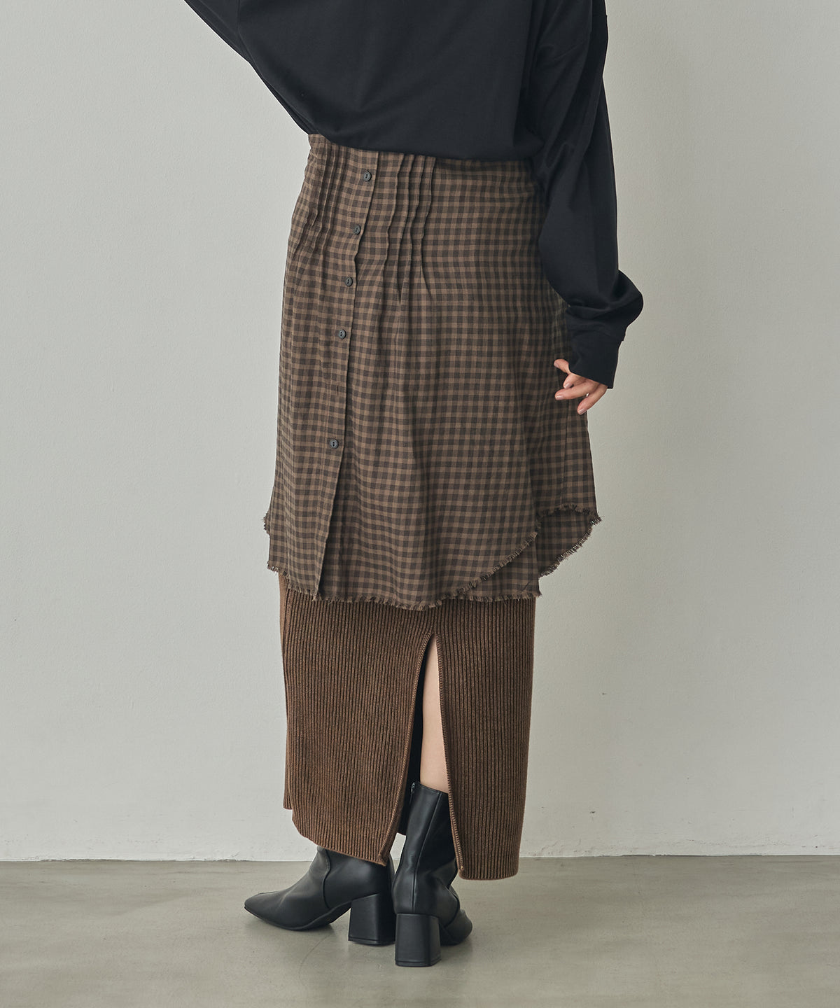VINTAGE-STYLE FITTED SKIRT