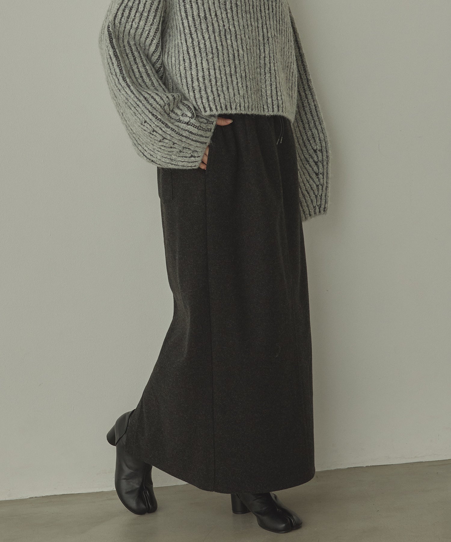 圧縮ニットソー ナロースカート