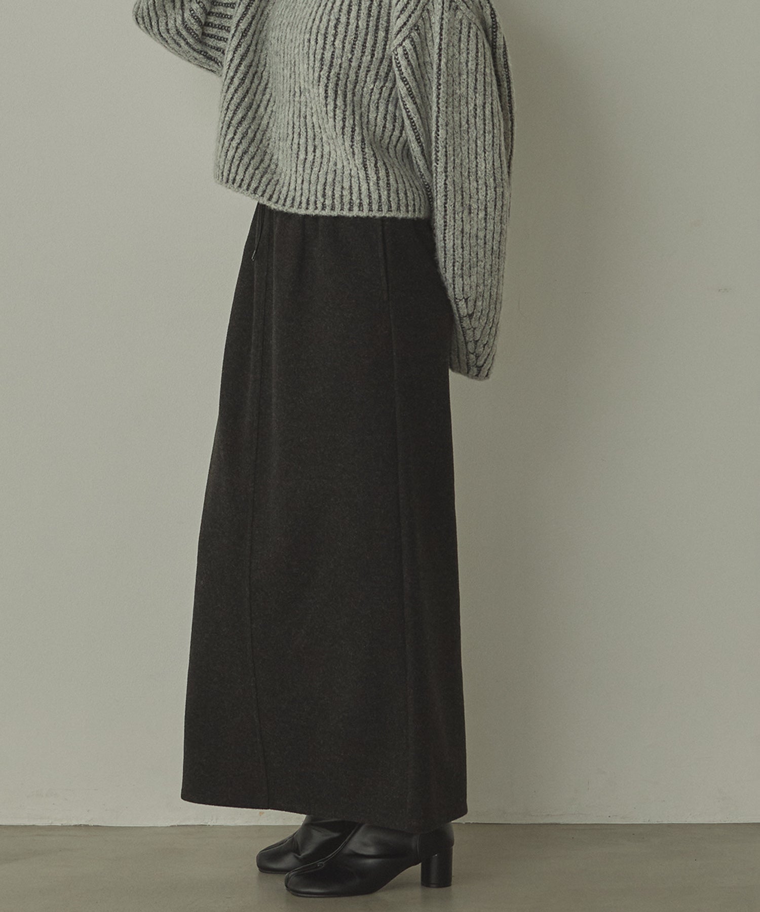 圧縮ニットソー ナロースカート