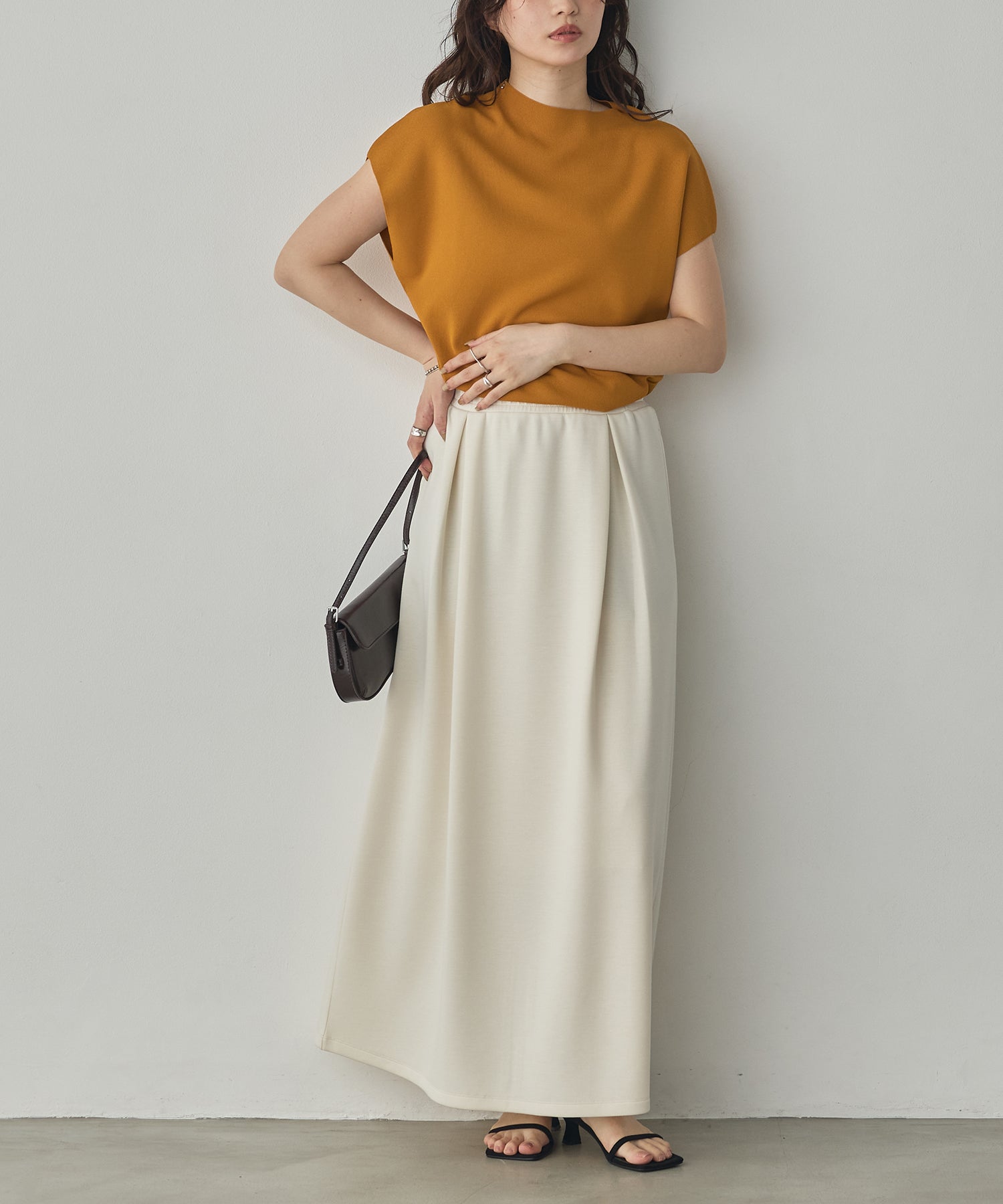 SOFT-TEXTURED CARDBOARD LONG SKIRT