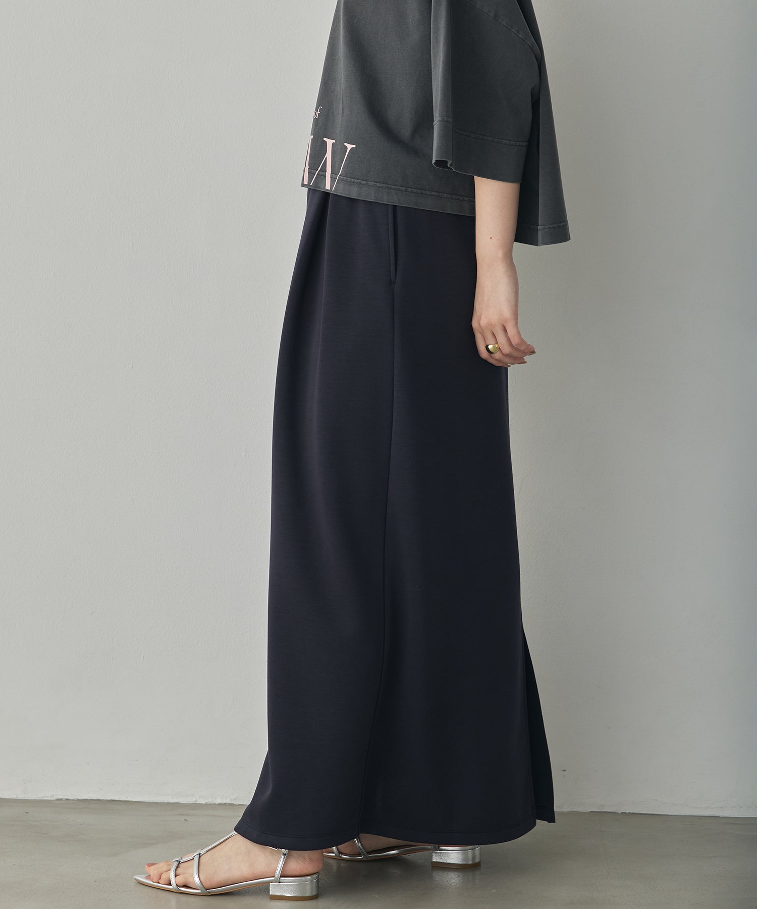 SOFT-TEXTURED CARDBOARD LONG SKIRT