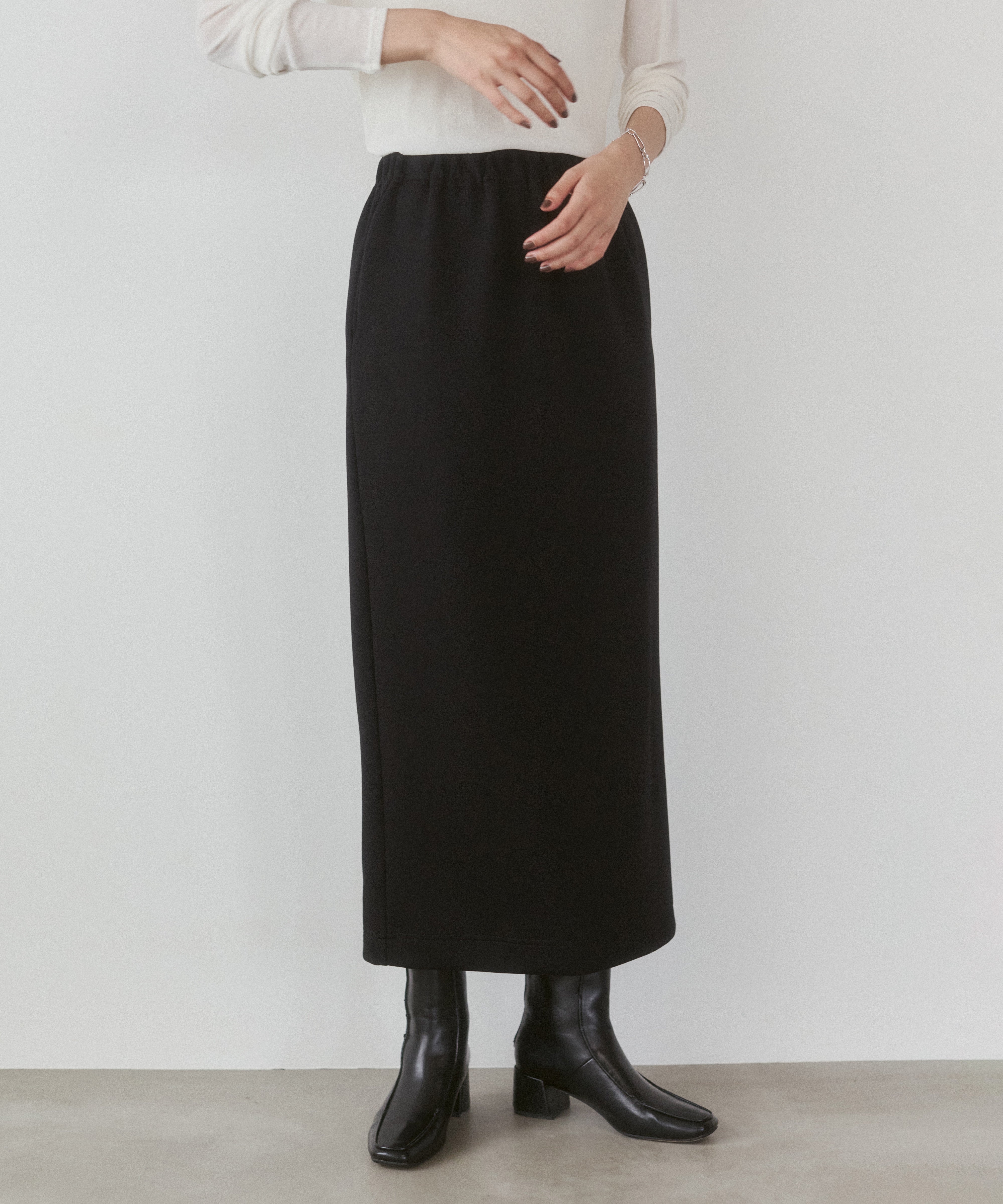 LIGHTWEIGHT CARDBOARD TIGHT SKIRT