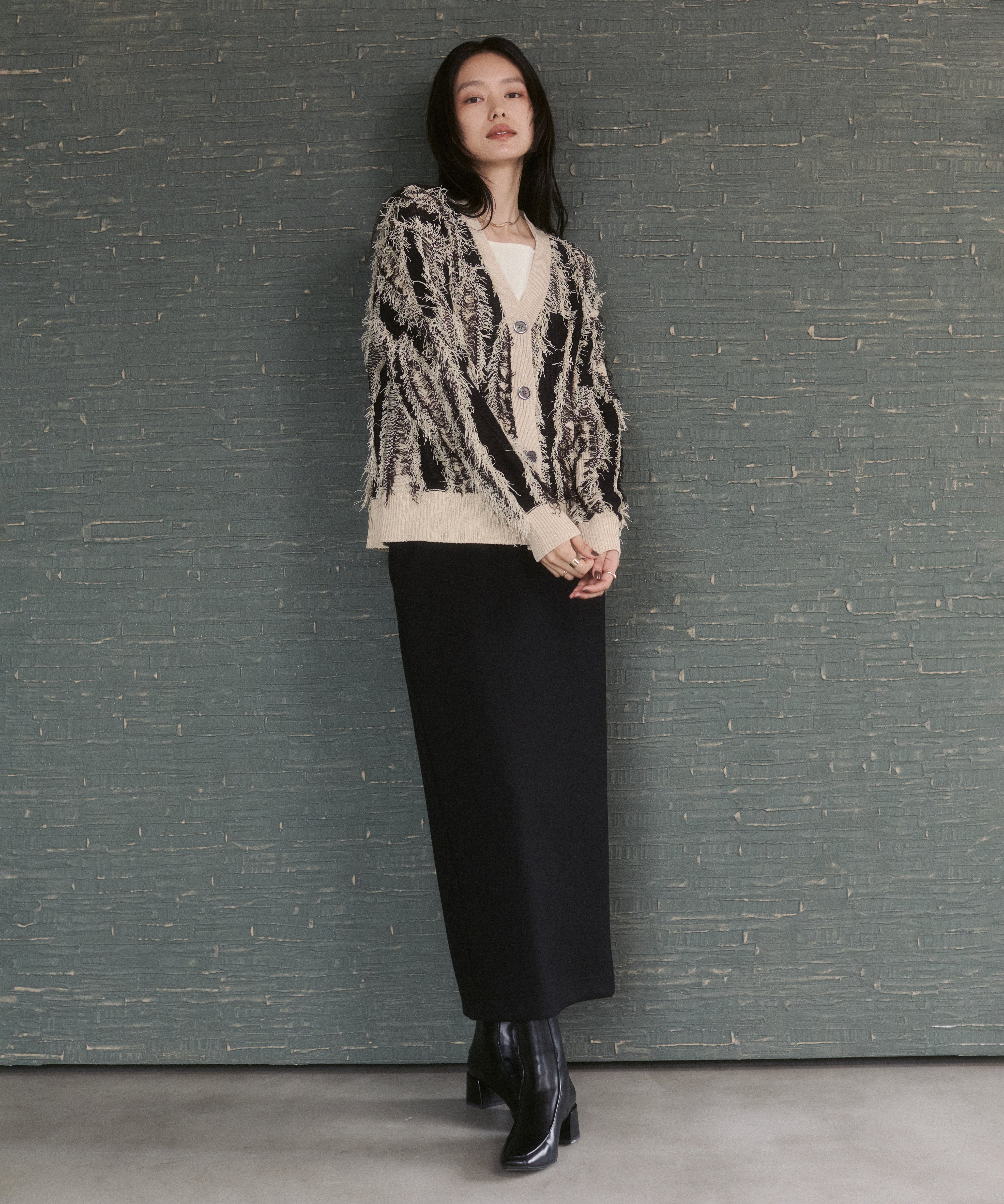 LIGHTWEIGHT CARDBOARD TIGHT SKIRT