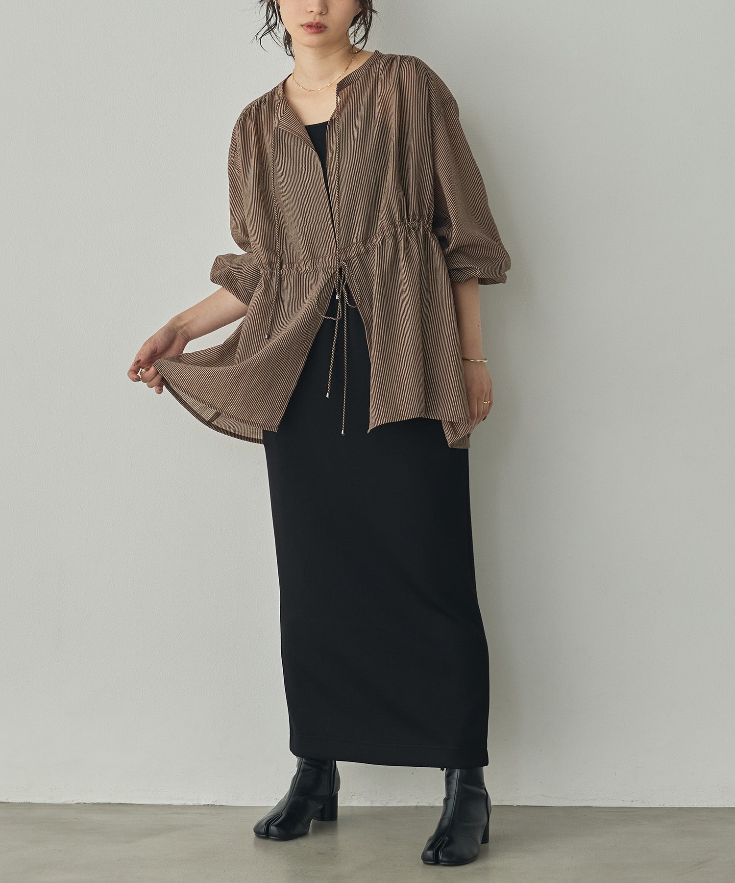 LIGHTWEIGHT CARDBOARD TIGHT SKIRT
