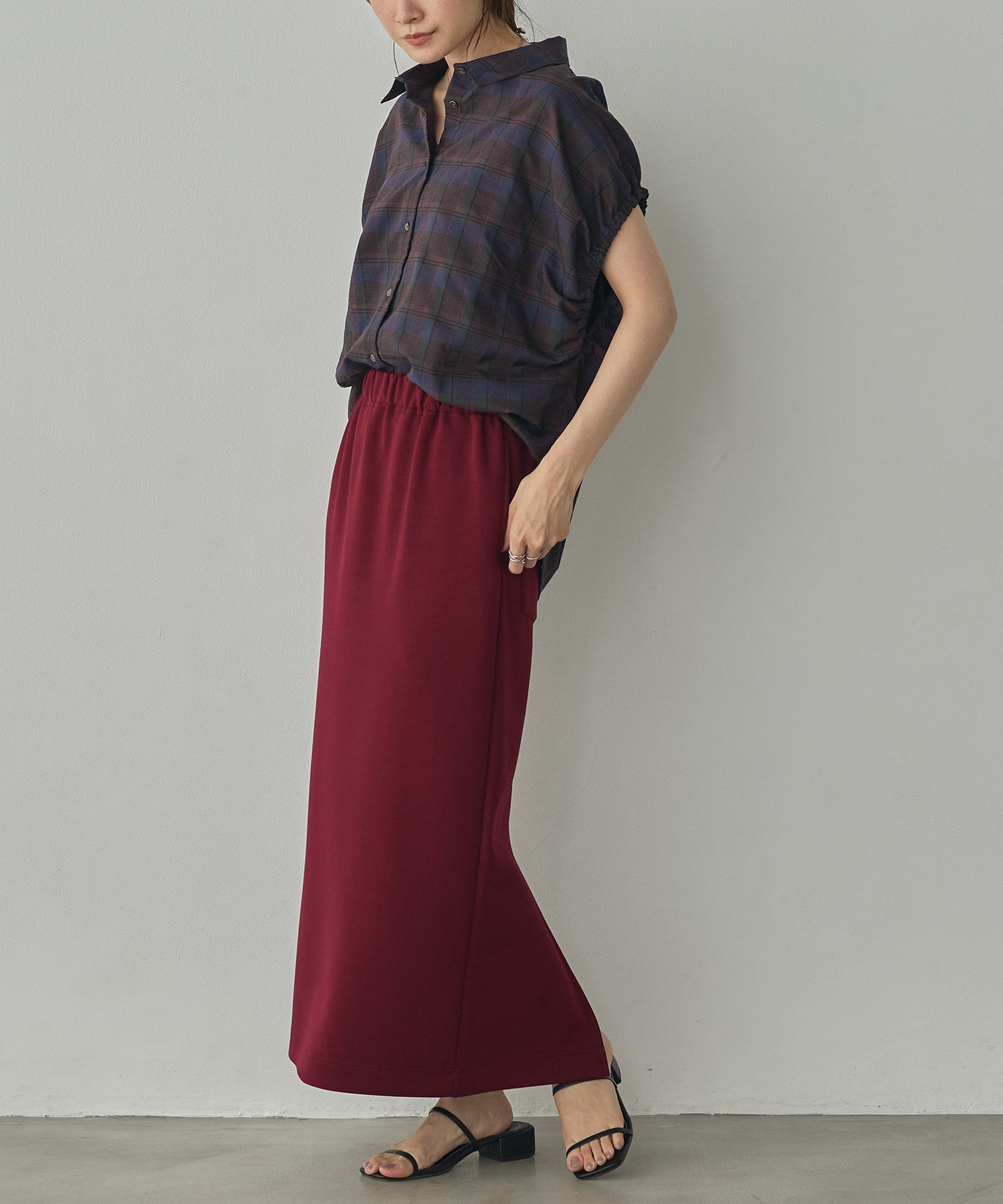 LIGHTWEIGHT CARDBOARD TIGHT SKIRT