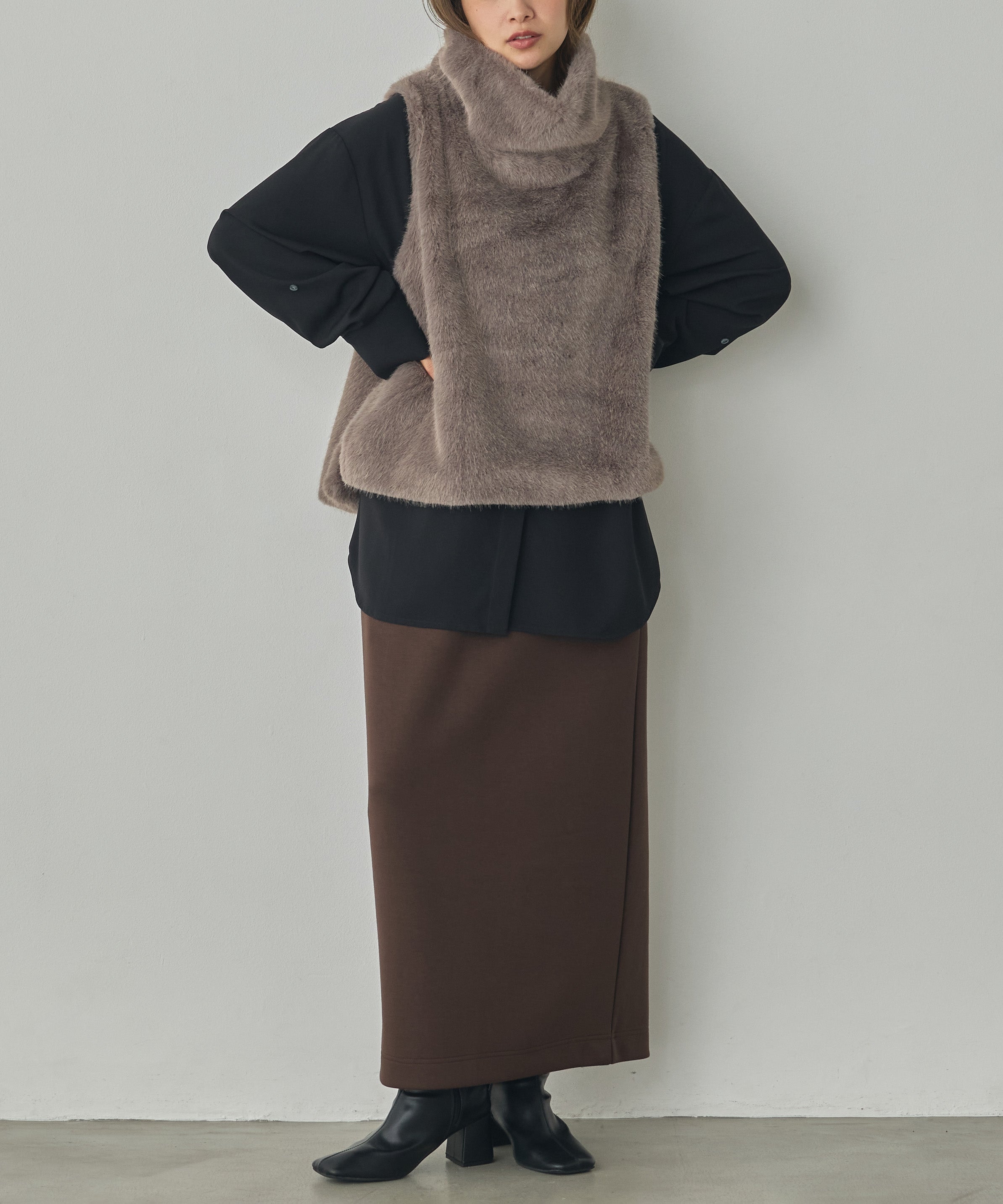 LIGHTWEIGHT CARDBOARD TIGHT SKIRT