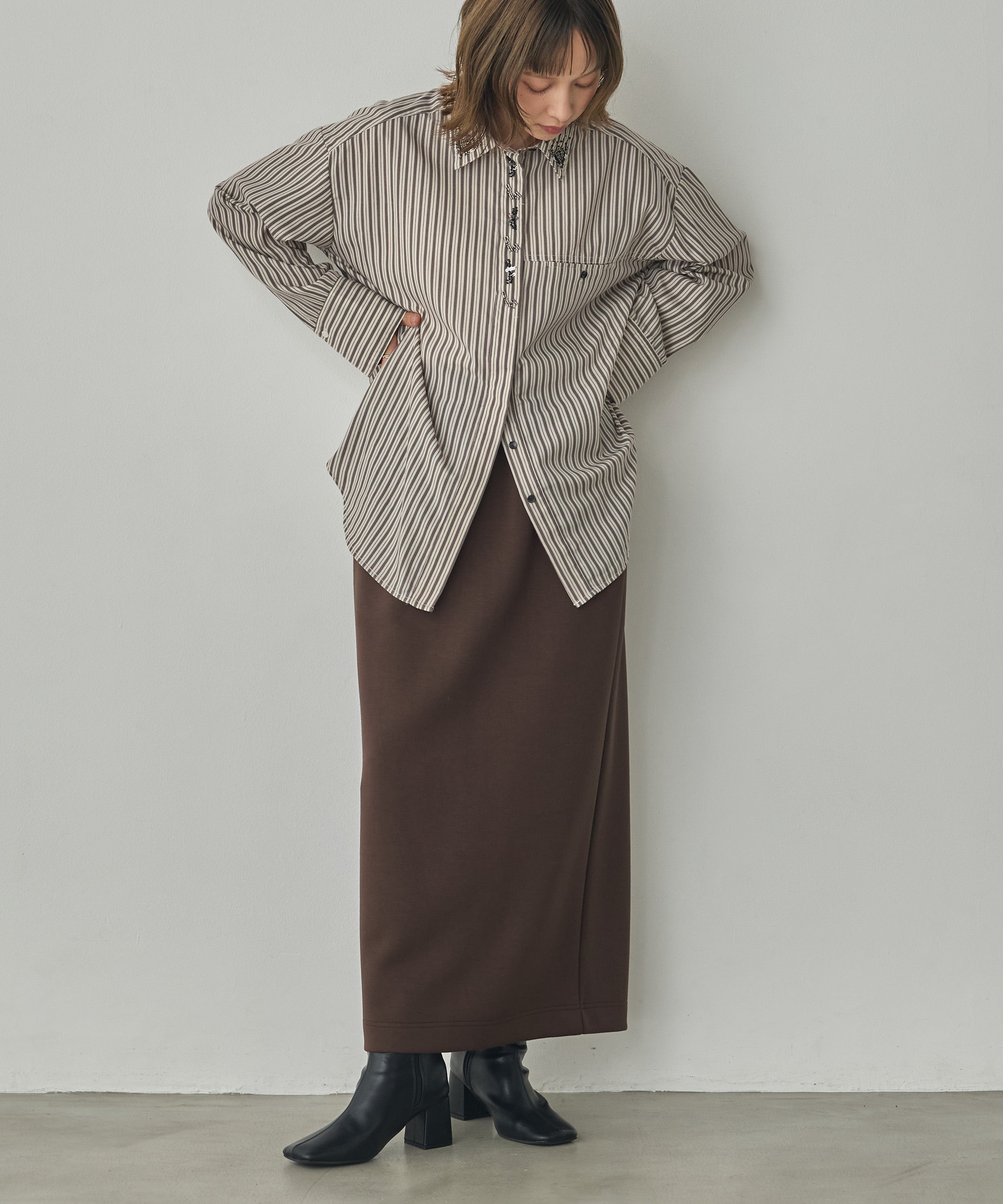 LIGHTWEIGHT CARDBOARD TIGHT SKIRT