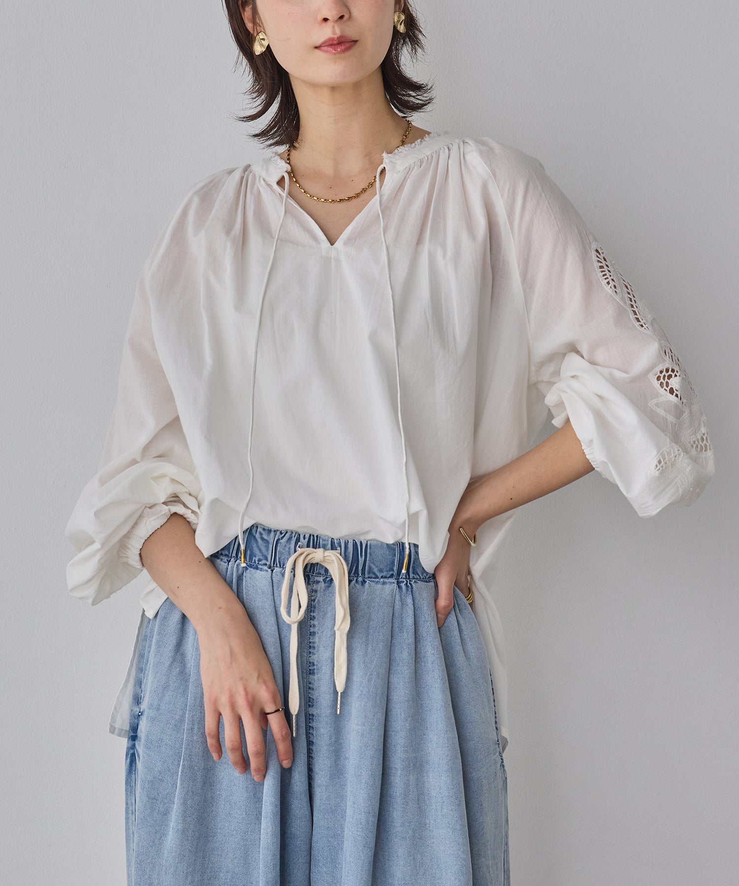 EMBROIDERED SLEEVE BLOUSE