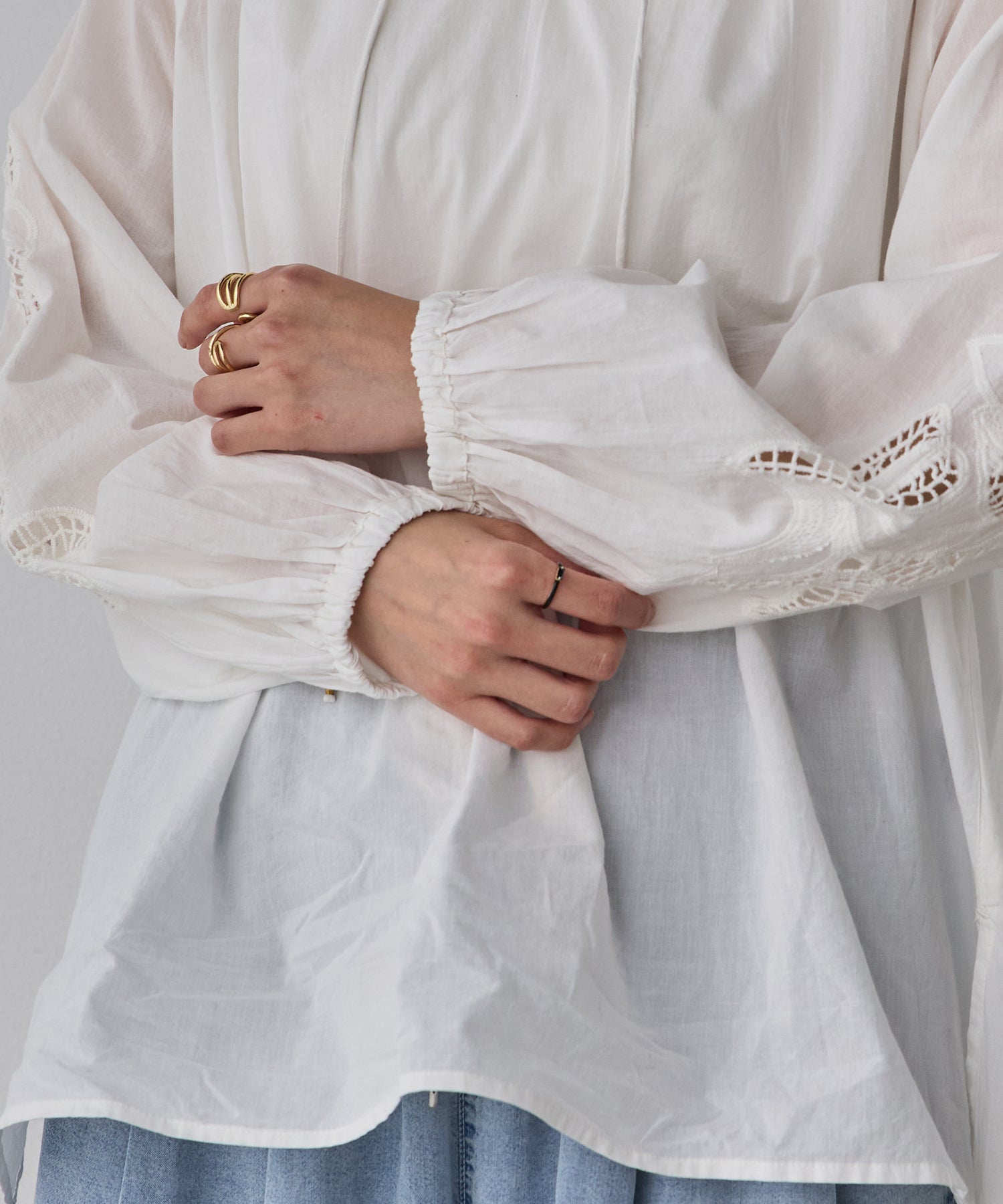 EMBROIDERED SLEEVE BLOUSE
