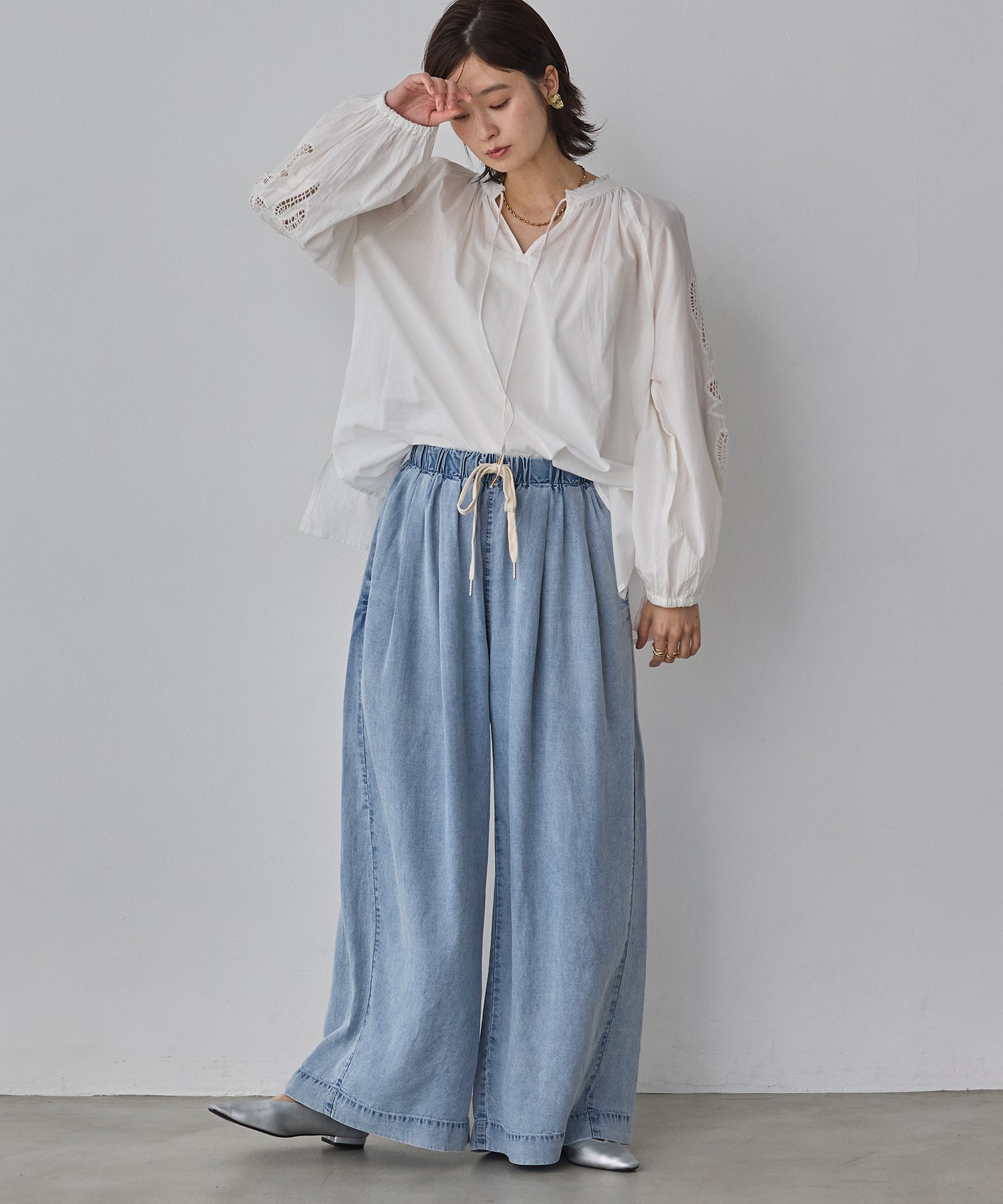 EMBROIDERED SLEEVE BLOUSE