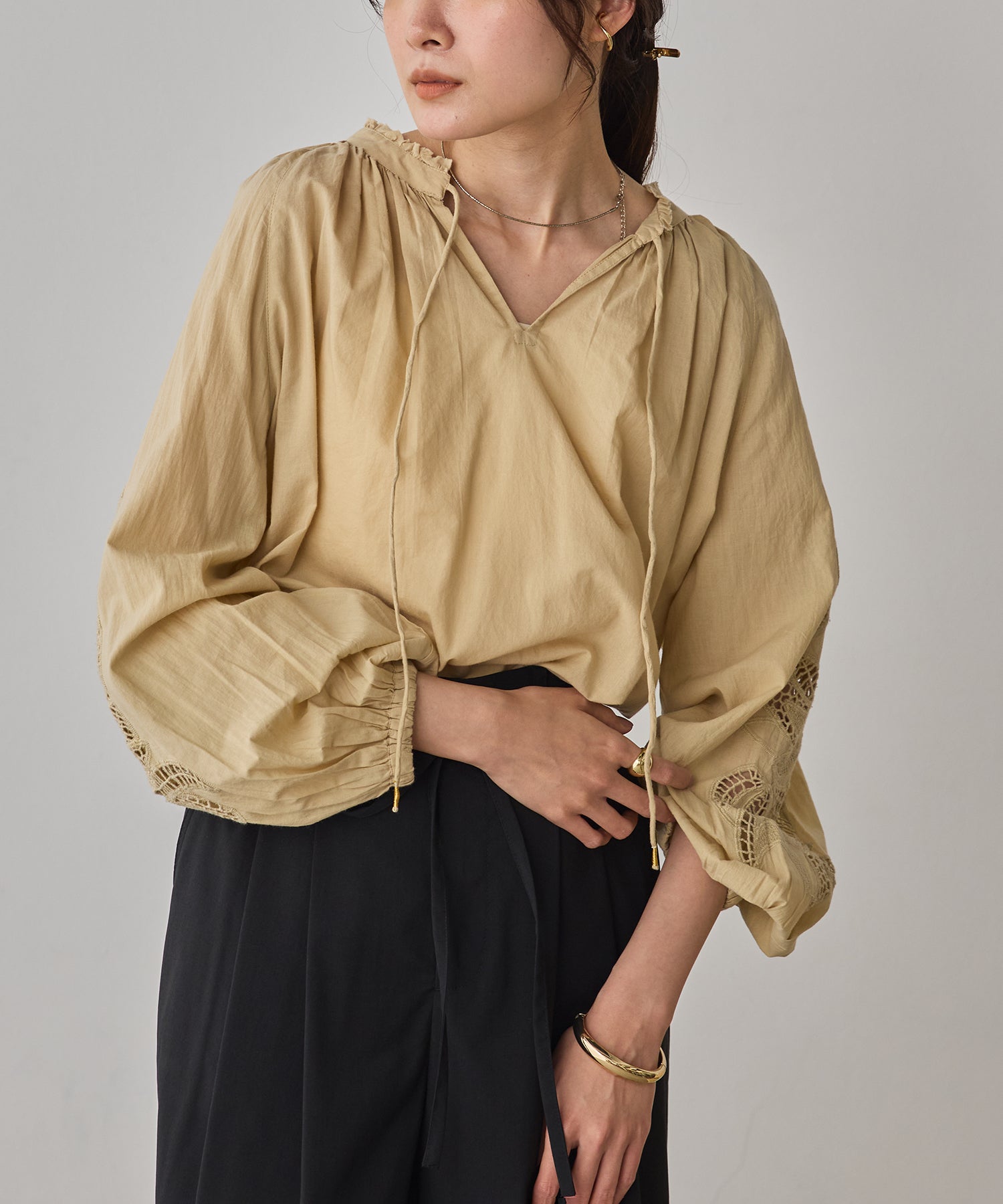 EMBROIDERED SLEEVE BLOUSE