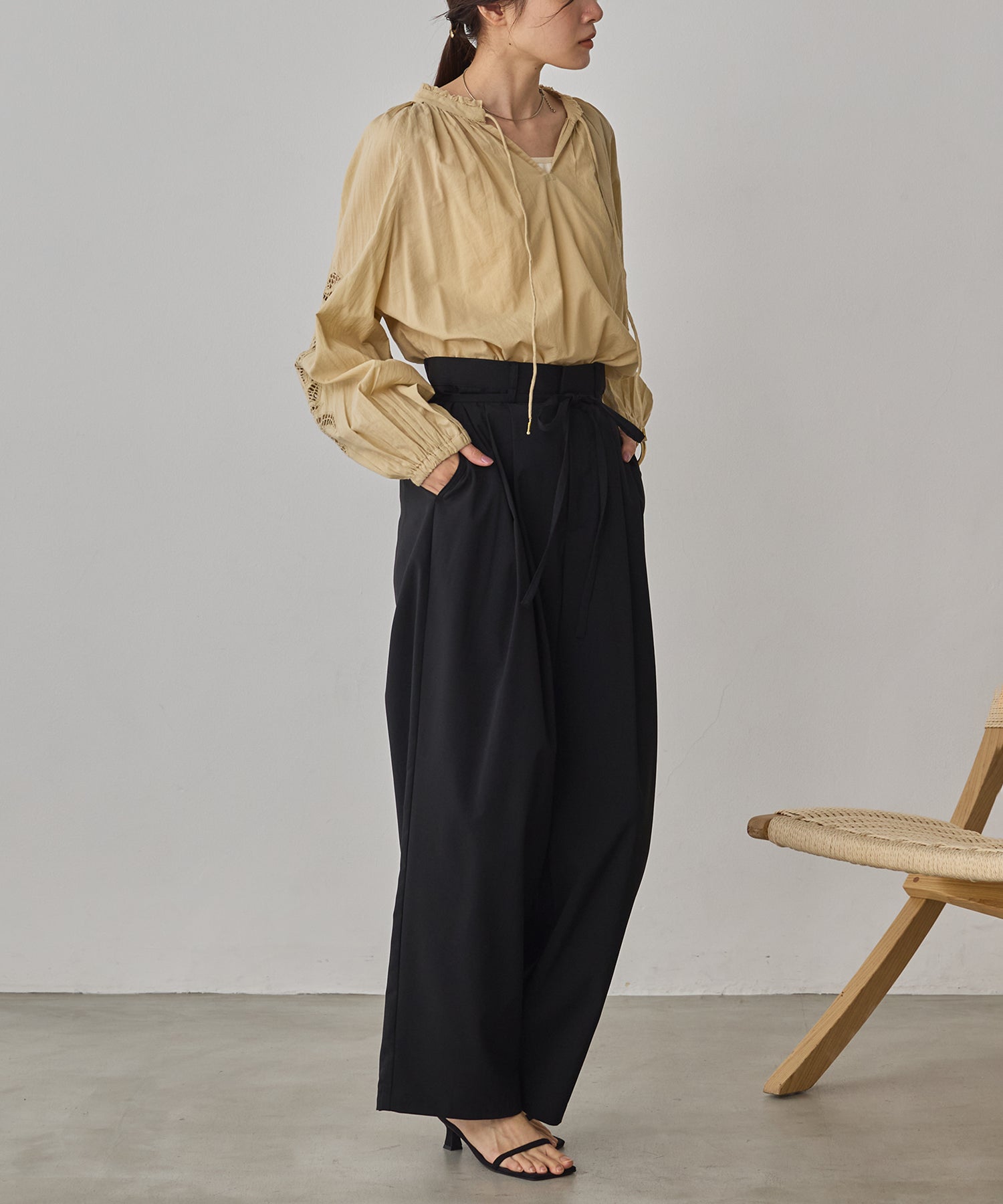 EMBROIDERED SLEEVE BLOUSE