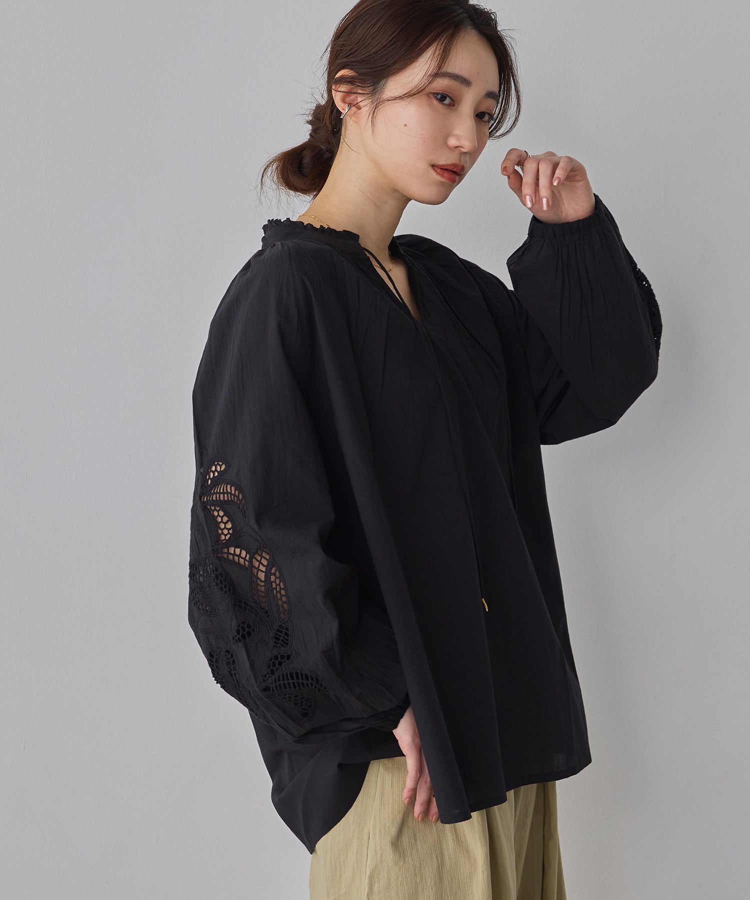 EMBROIDERED SLEEVE BLOUSE