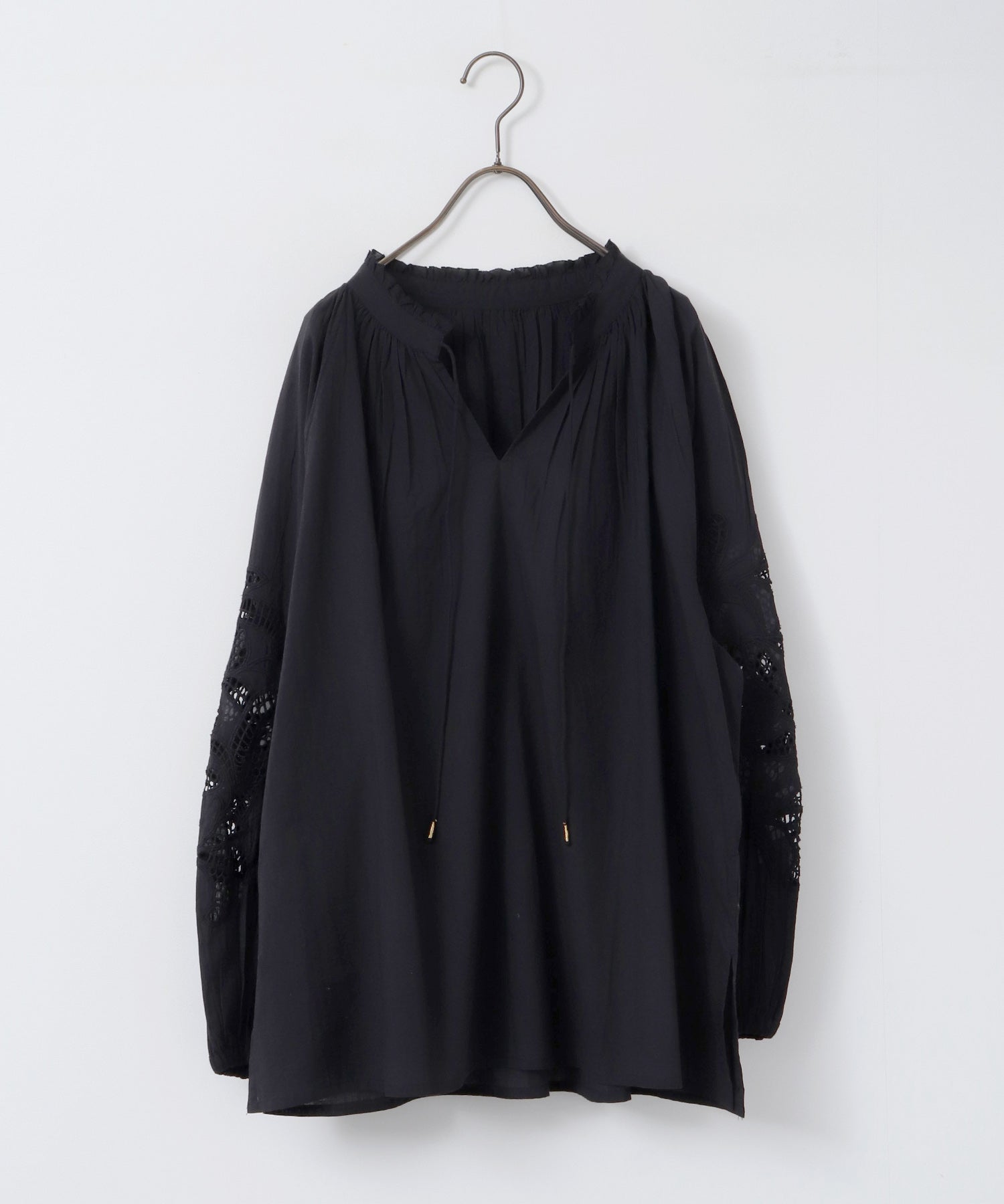 EMBROIDERED SLEEVE BLOUSE