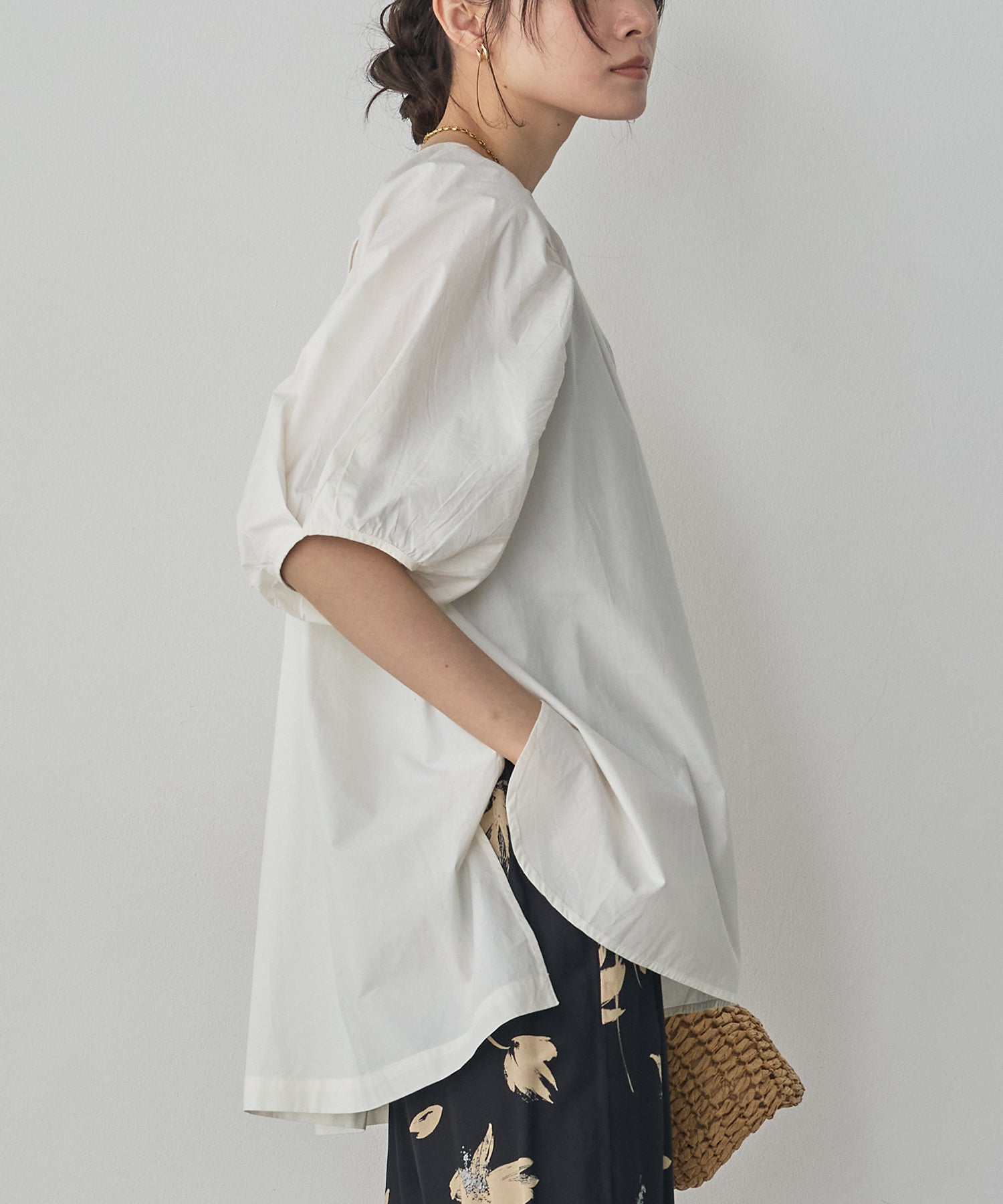 《PRE-ORDER》BACK-OPEN OVERSIZED BLOUSE