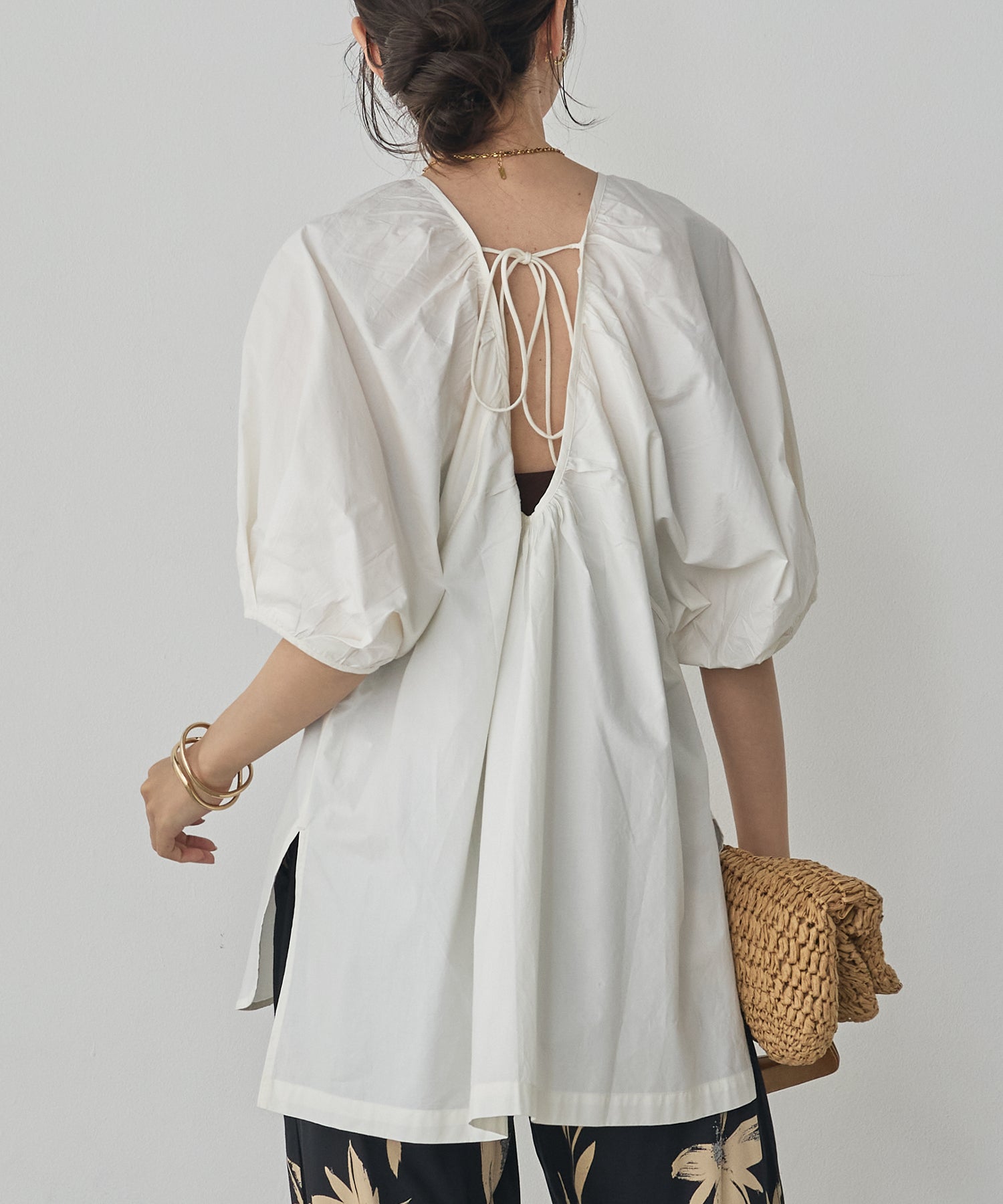 《PRE-ORDER》BACK-OPEN OVERSIZED BLOUSE