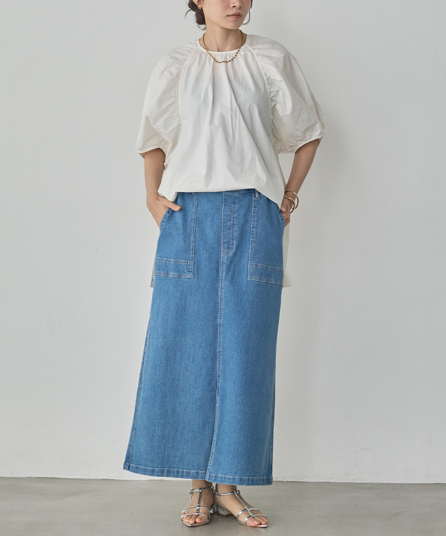 《PRE-ORDER》BACK-OPEN OVERSIZED BLOUSE