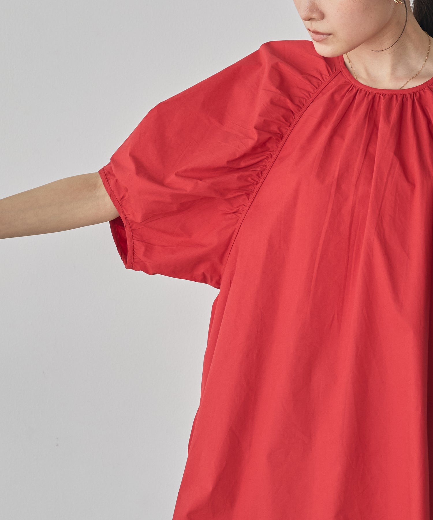 《PRE-ORDER》BACK-OPEN OVERSIZED BLOUSE