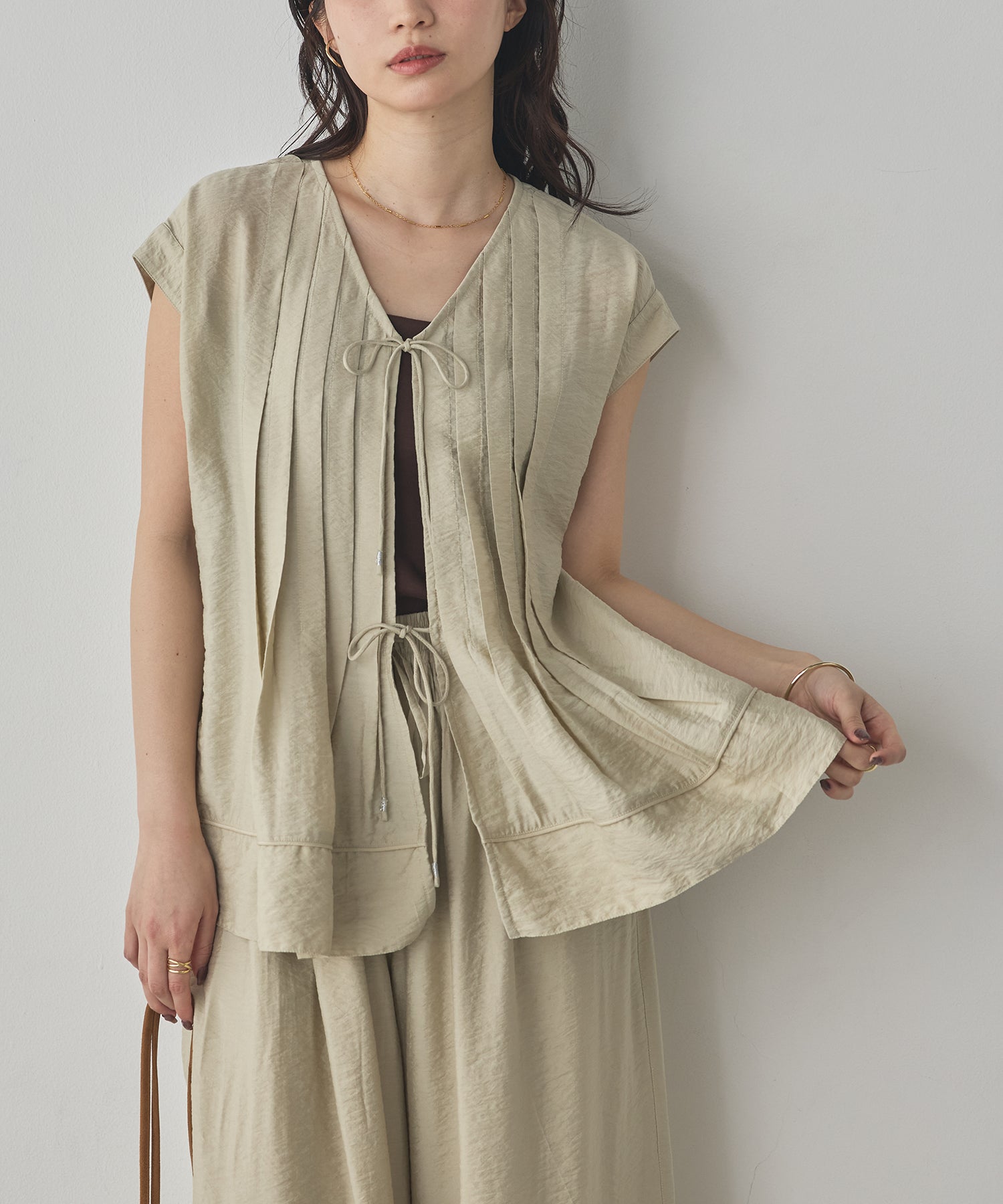 PARACHUTE FABRIC 2WAY TUCK BLOUSE