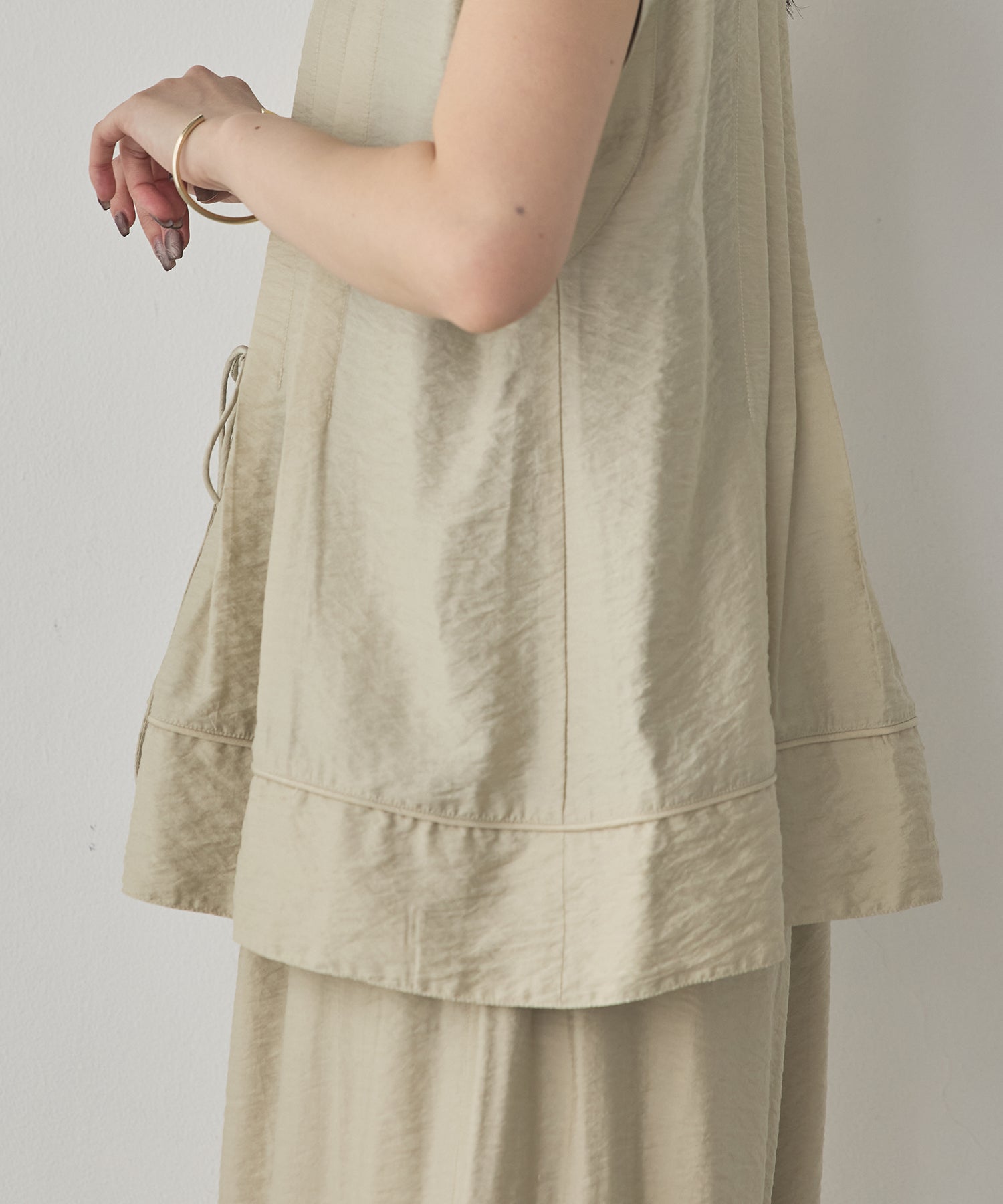 PARACHUTE FABRIC 2WAY TUCK BLOUSE