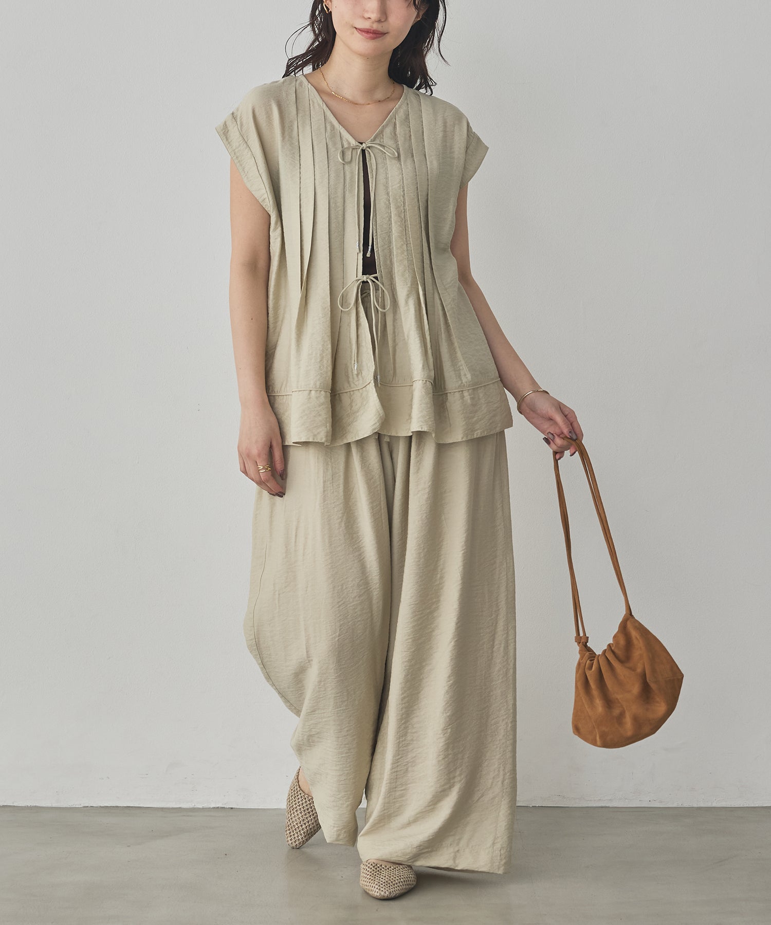 PARACHUTE FABRIC 2WAY TUCK BLOUSE