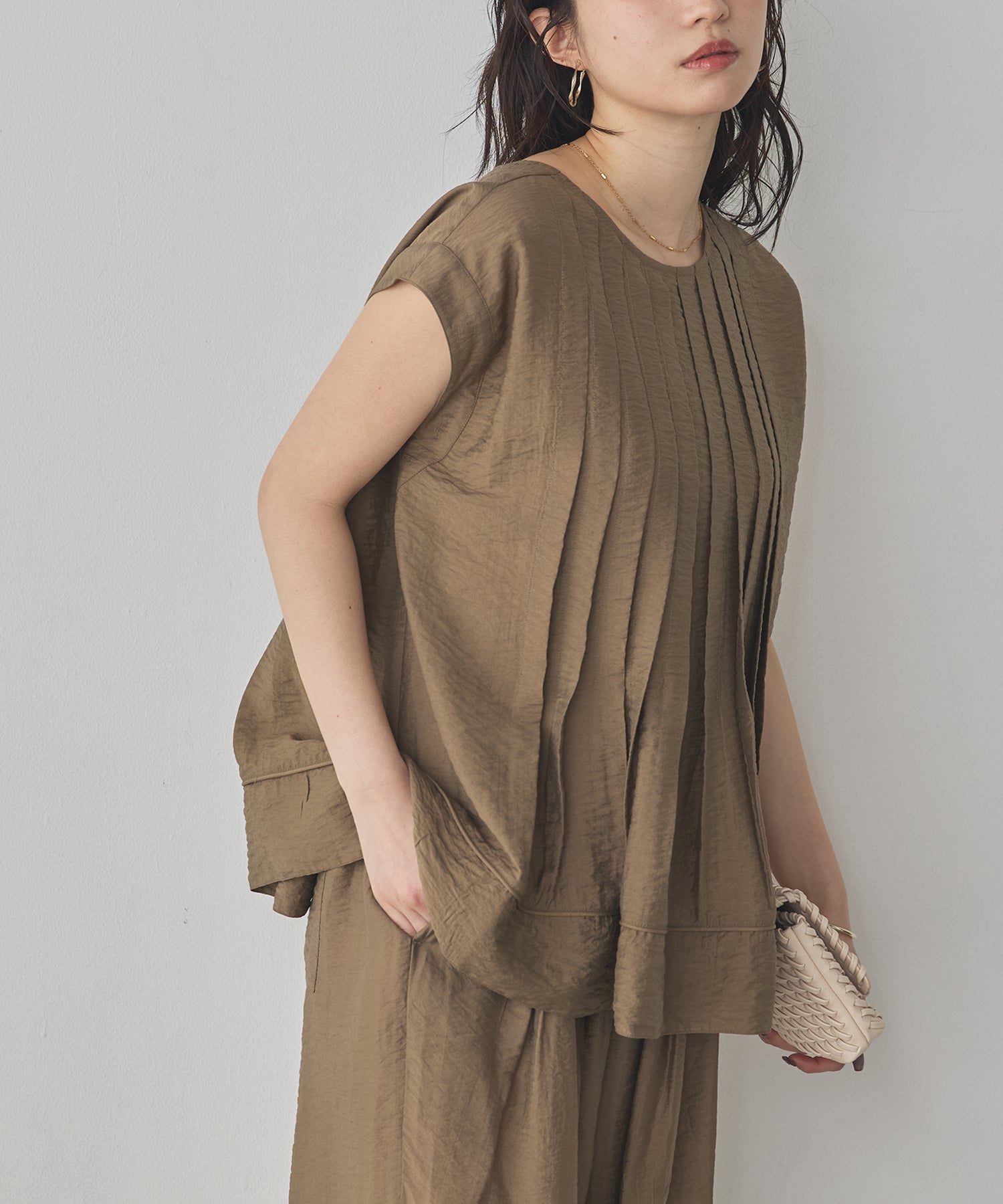 PARACHUTE FABRIC 2WAY TUCK BLOUSE