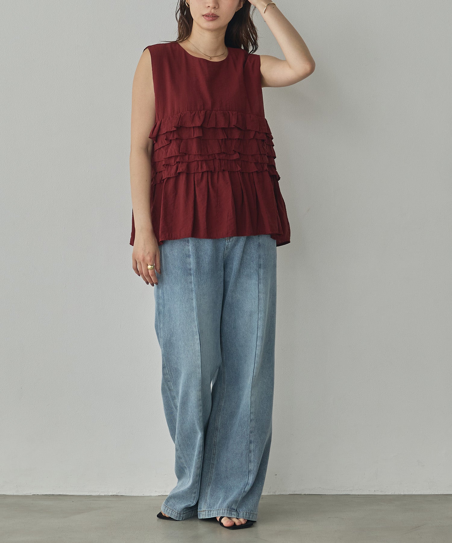 SLEEVELESS RUFFLED TOPS