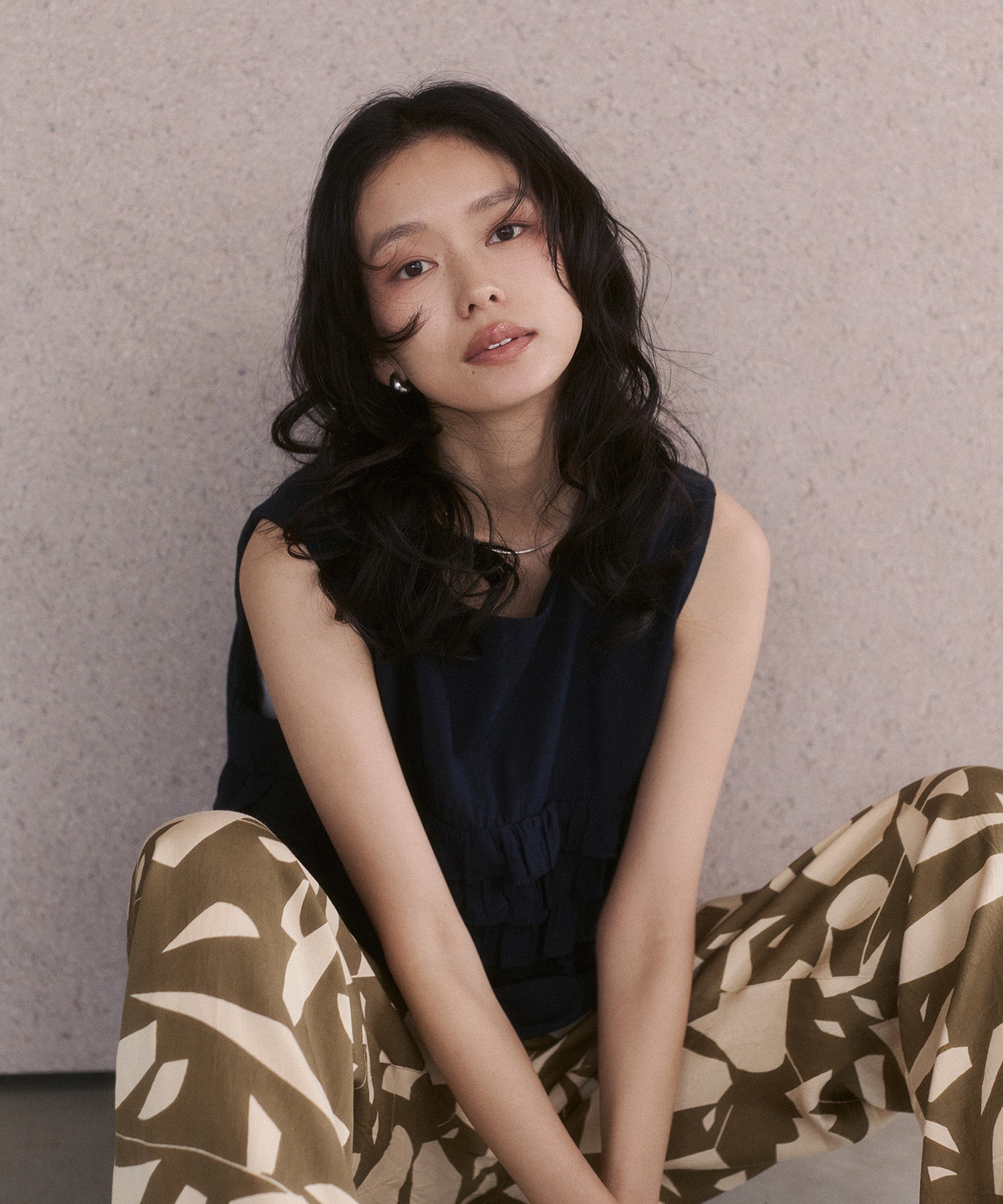 SLEEVELESS RUFFLED TOPS