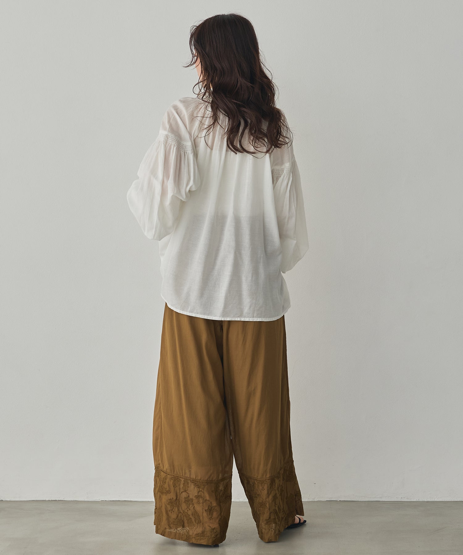SUSHIBOYL SMOCKED GATHERED BLOUSE