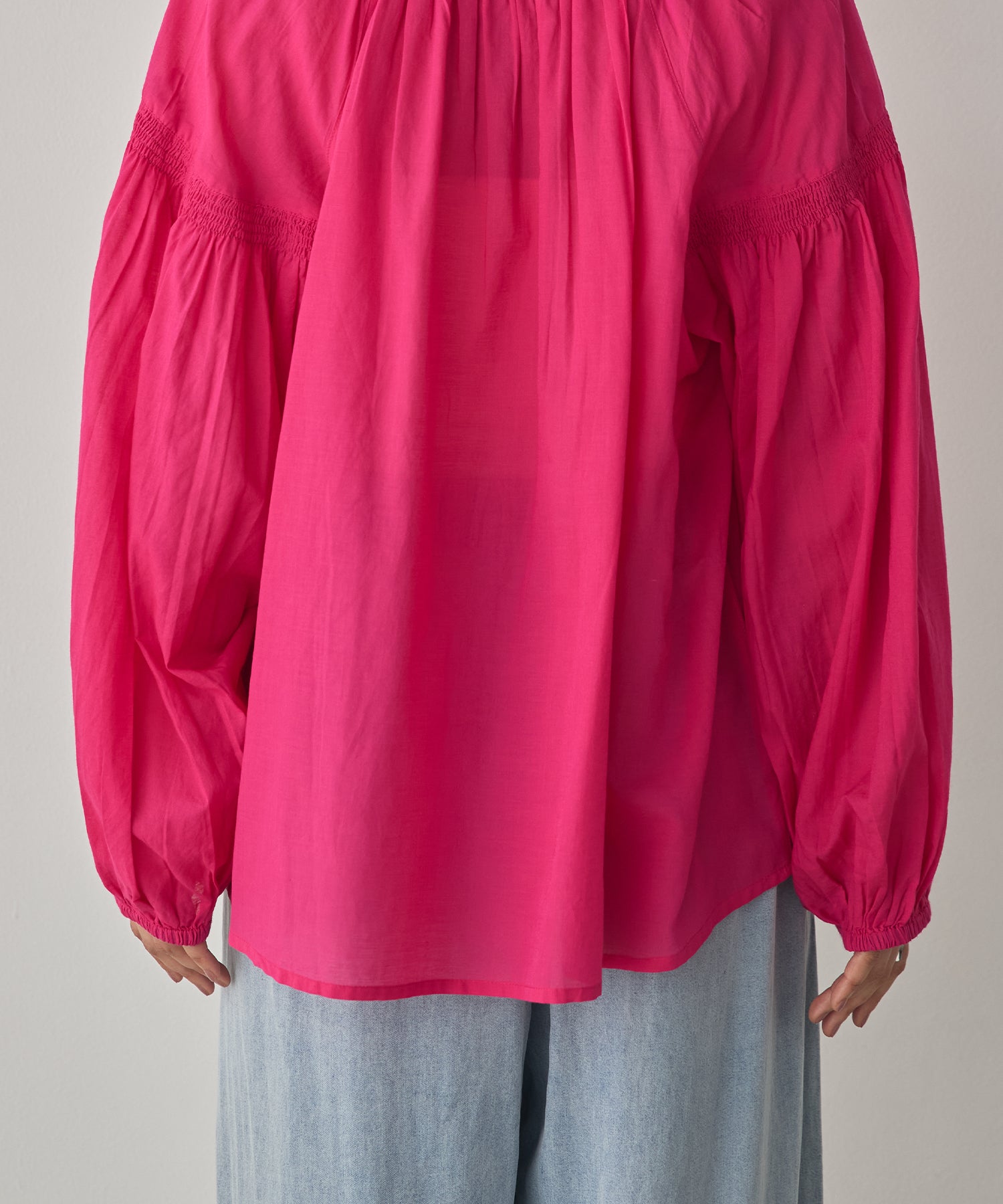 SUSHIBOYL SMOCKED GATHERED BLOUSE