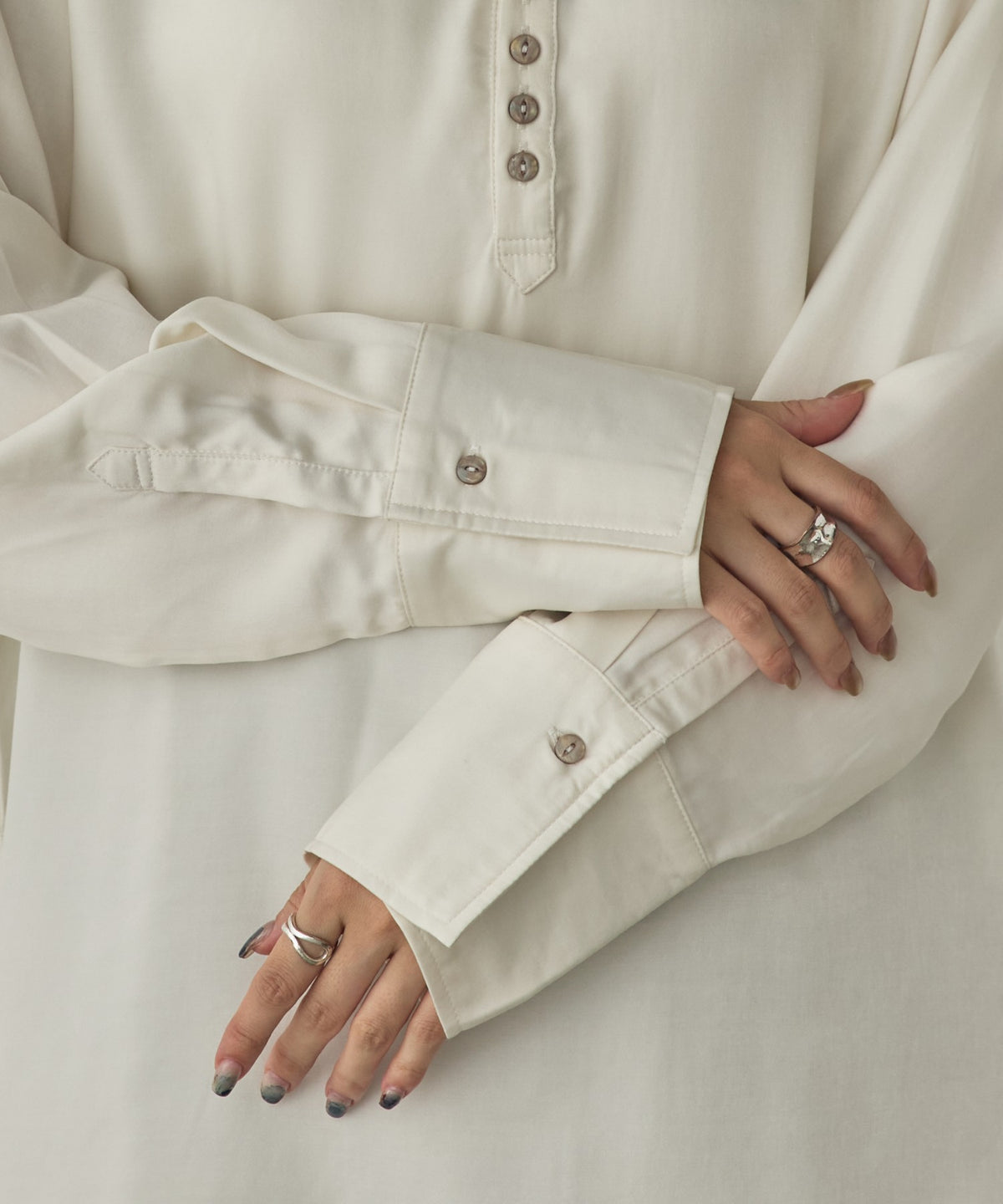 CUPRA-LIKE HENLEY-NECK SHIRT