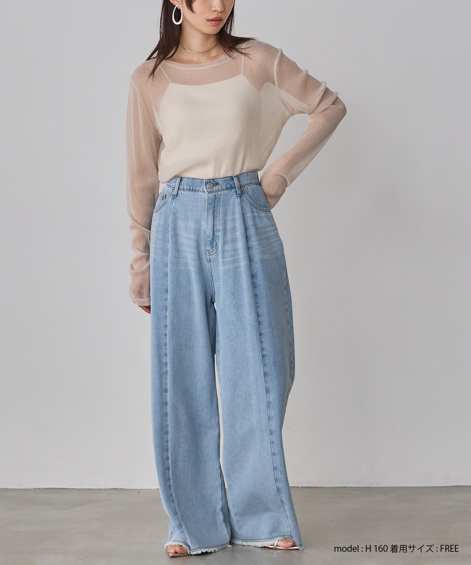 ラメシアークルーネックトップス