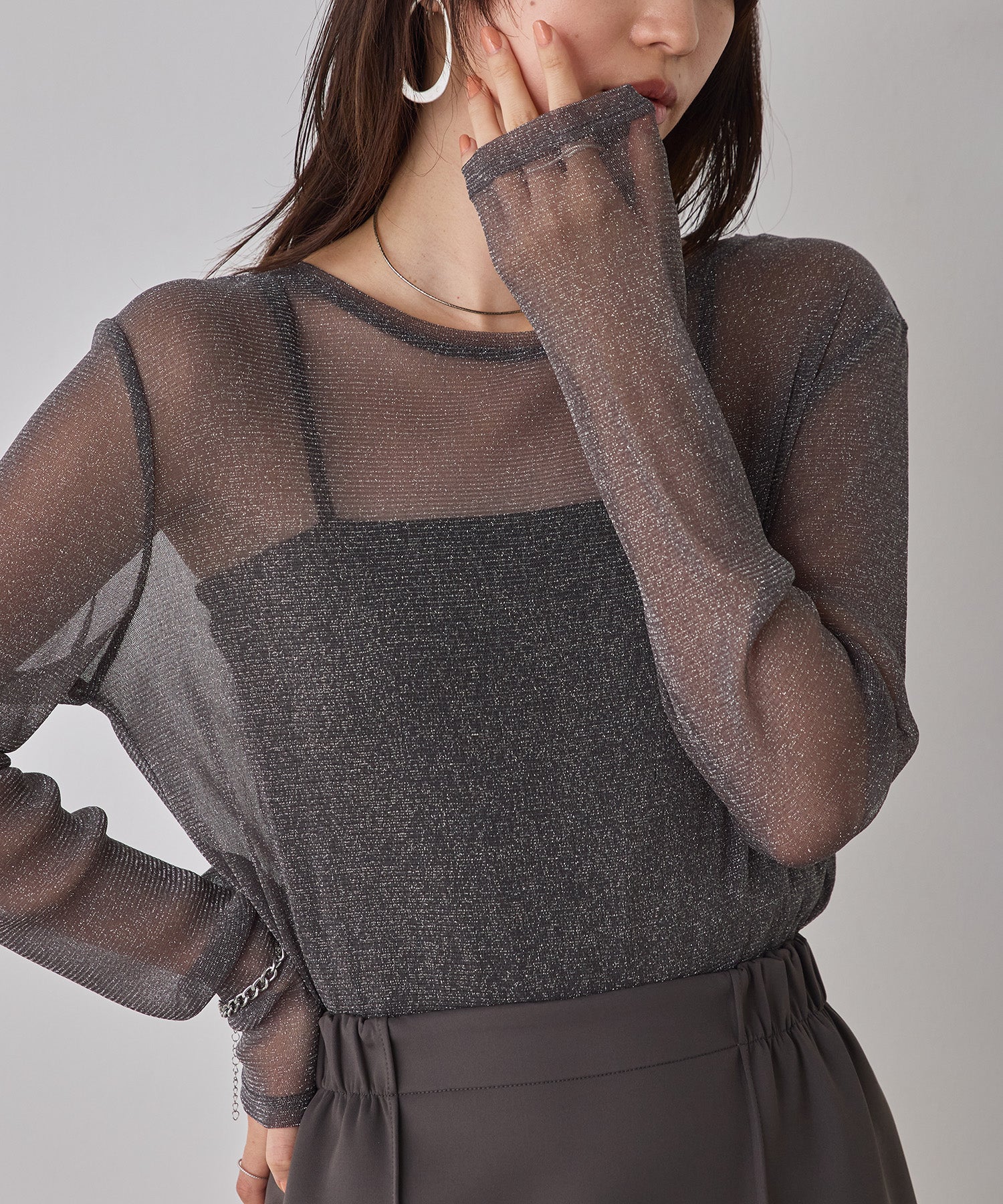 ラメシアークルーネックトップス