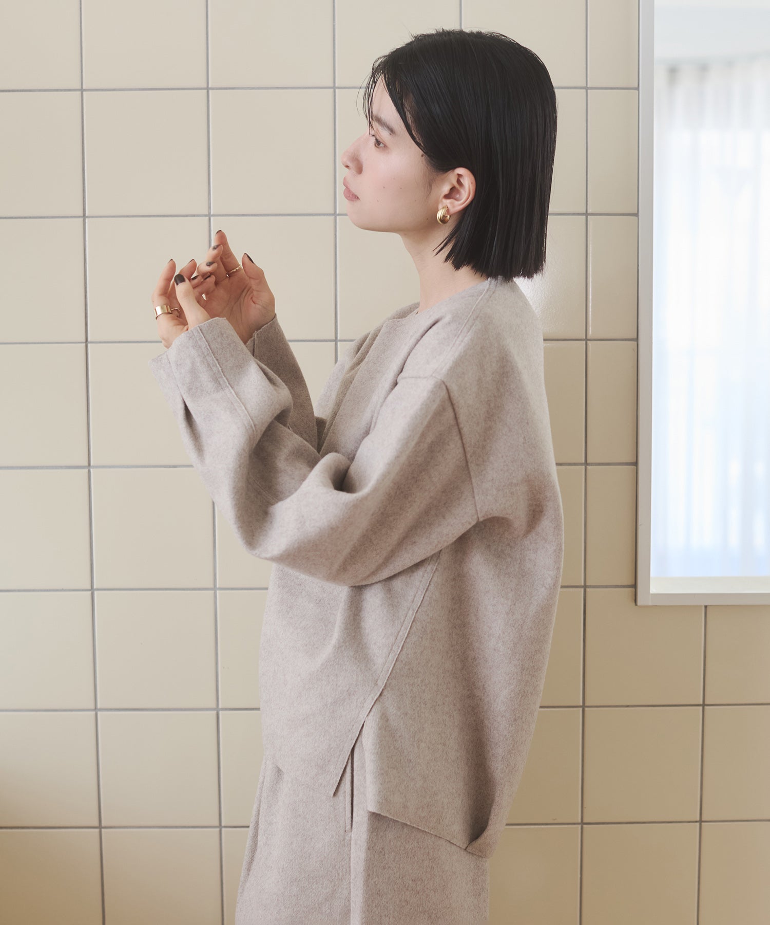 圧縮ニットソー Vネック コクーンニット