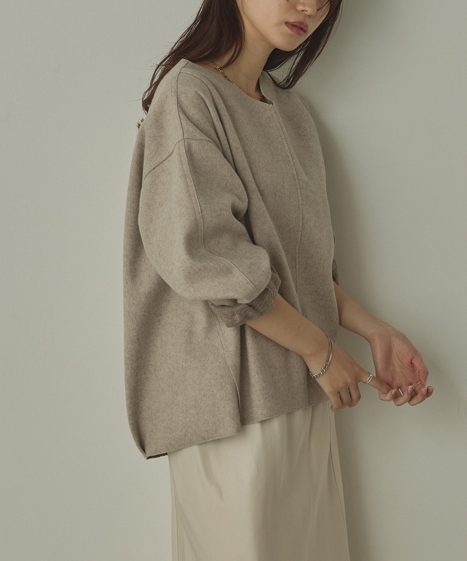 圧縮ニットソー Vネック コクーンニット