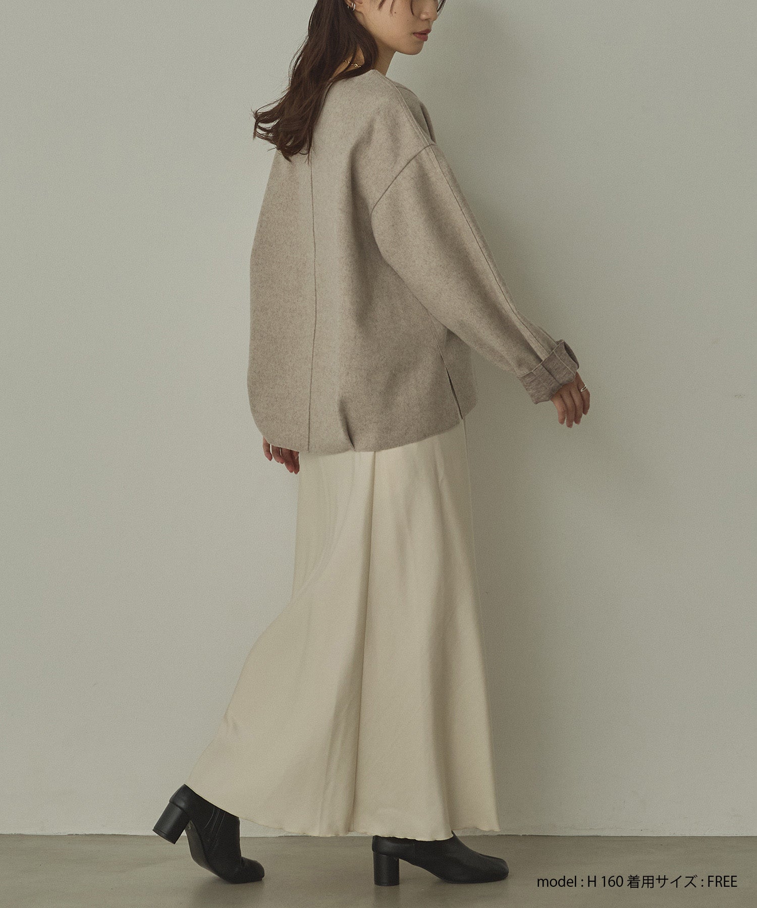 圧縮ニットソー Vネック コクーンニット