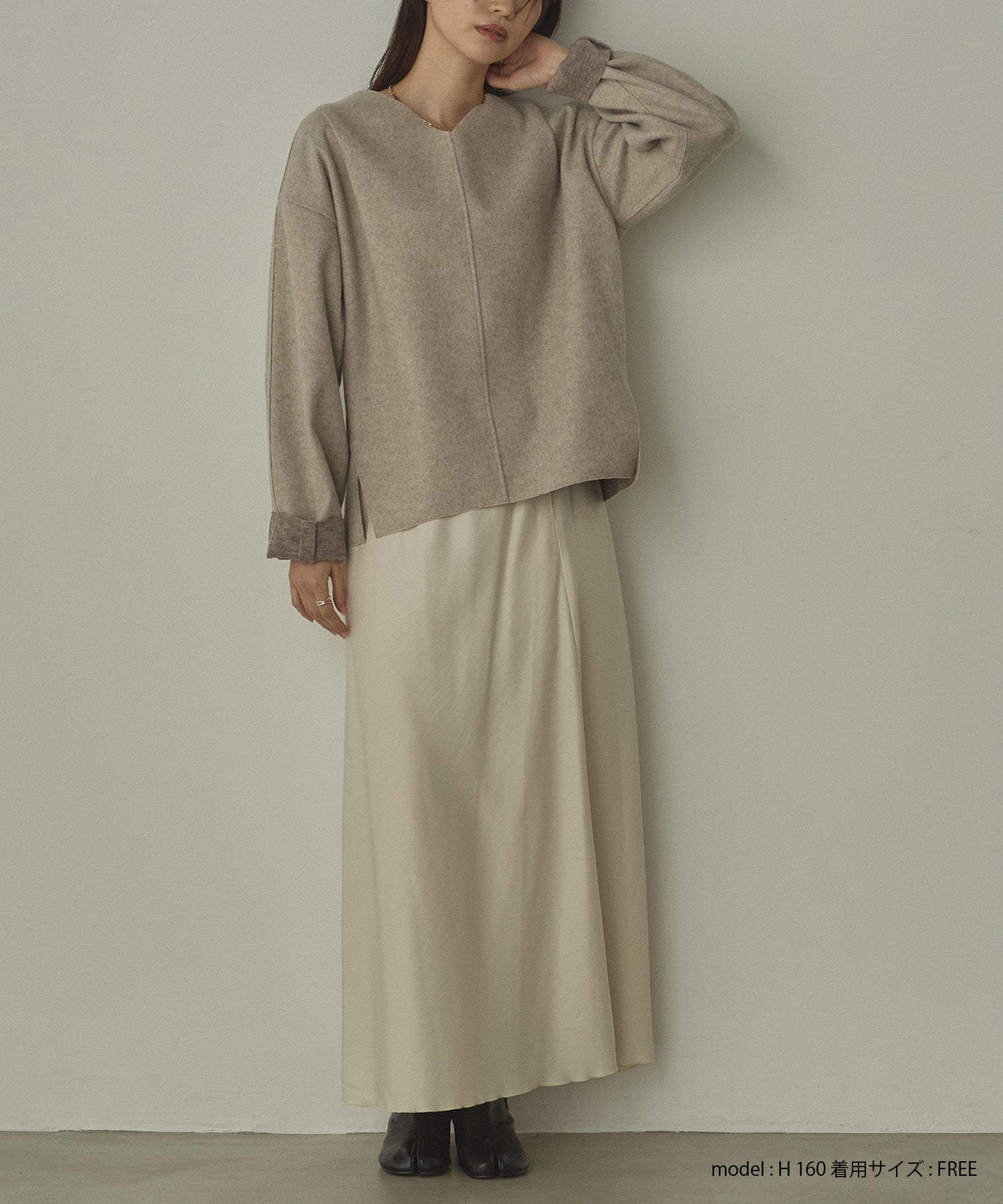 圧縮ニットソー Vネック コクーンニット