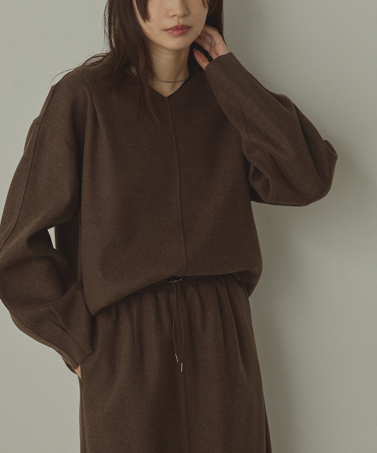 圧縮ニットソー Vネック コクーンニット