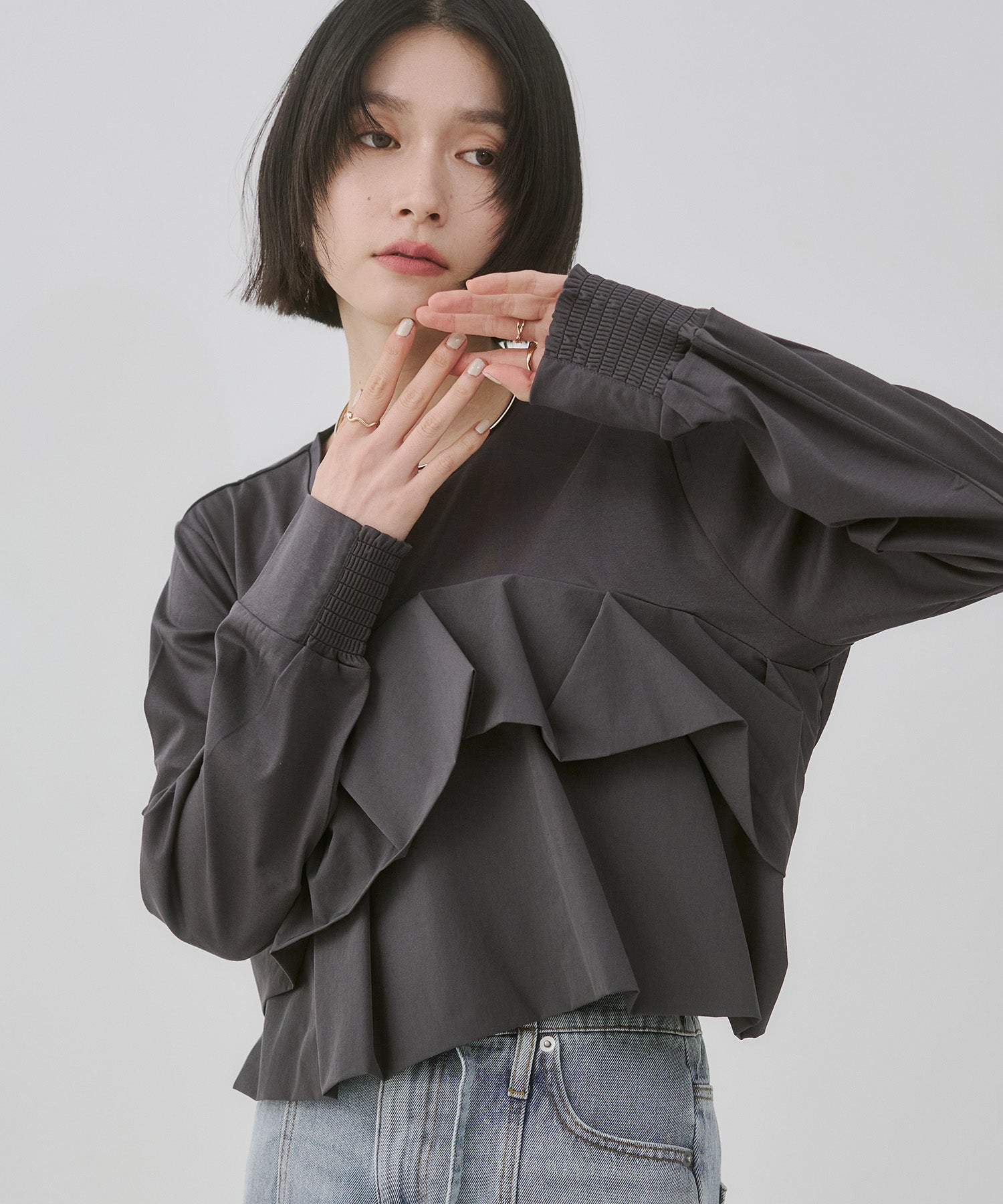 FRONT FRILL LONG T-SHIRT