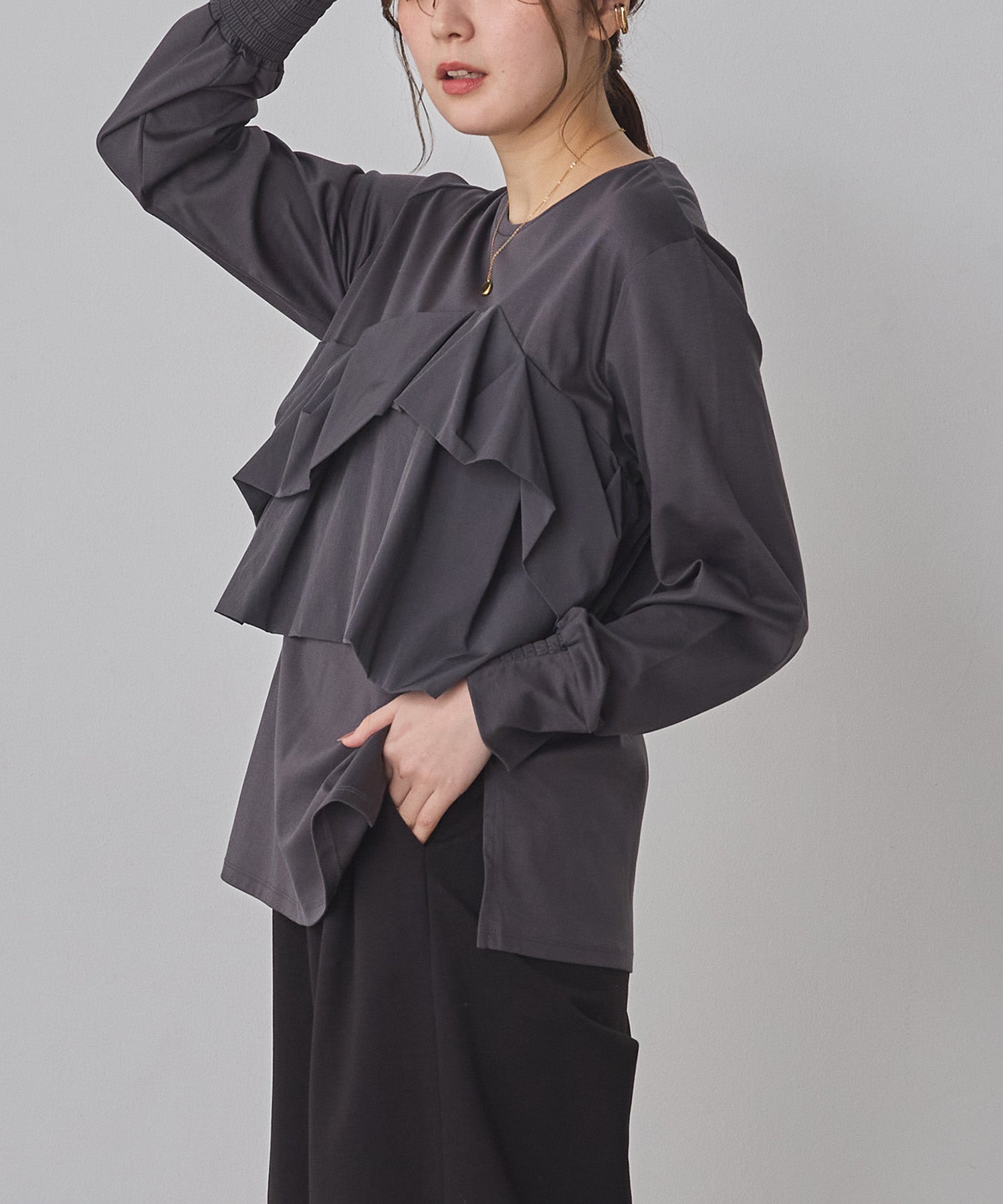 FRONT FRILL LONG T-SHIRT