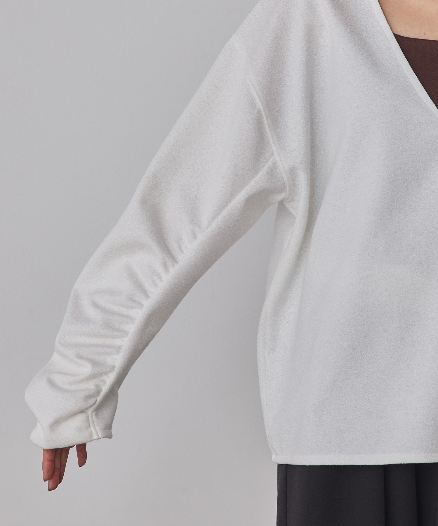 ブークレ 深Vネック ボリュームスリーブトップス