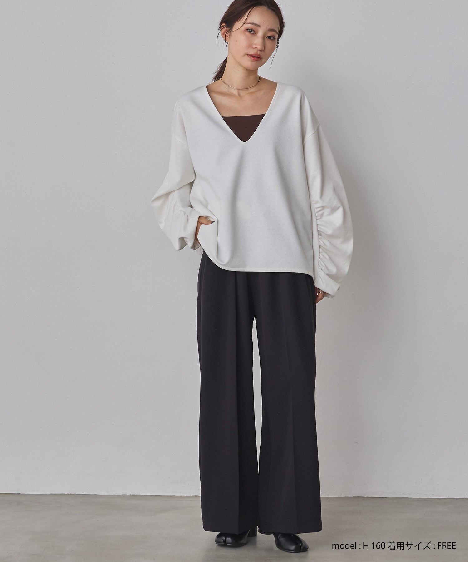 ブークレ 深Vネック ボリュームスリーブトップス