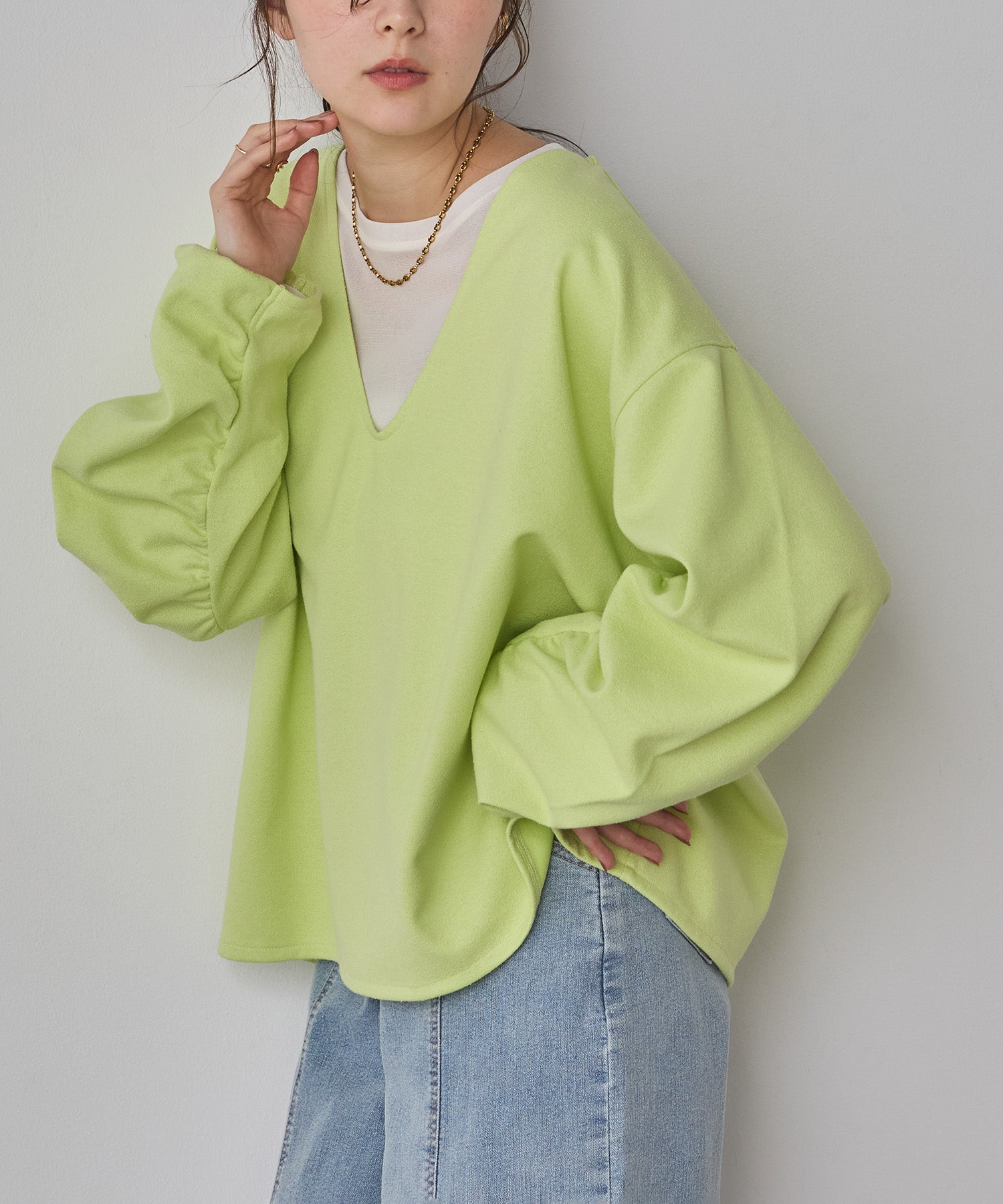 ブークレ 深Vネック ボリュームスリーブトップス