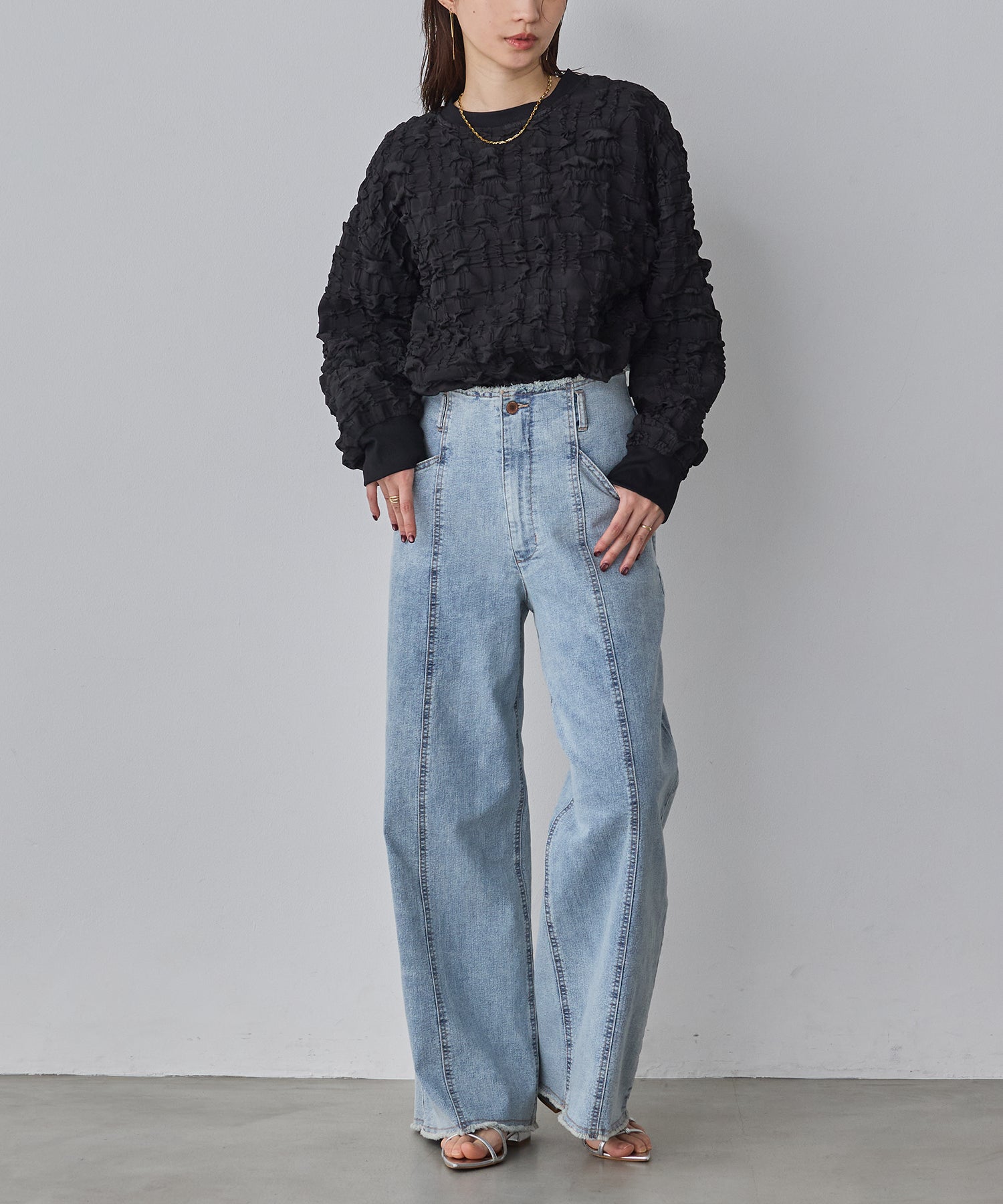 カットジャガード トップス