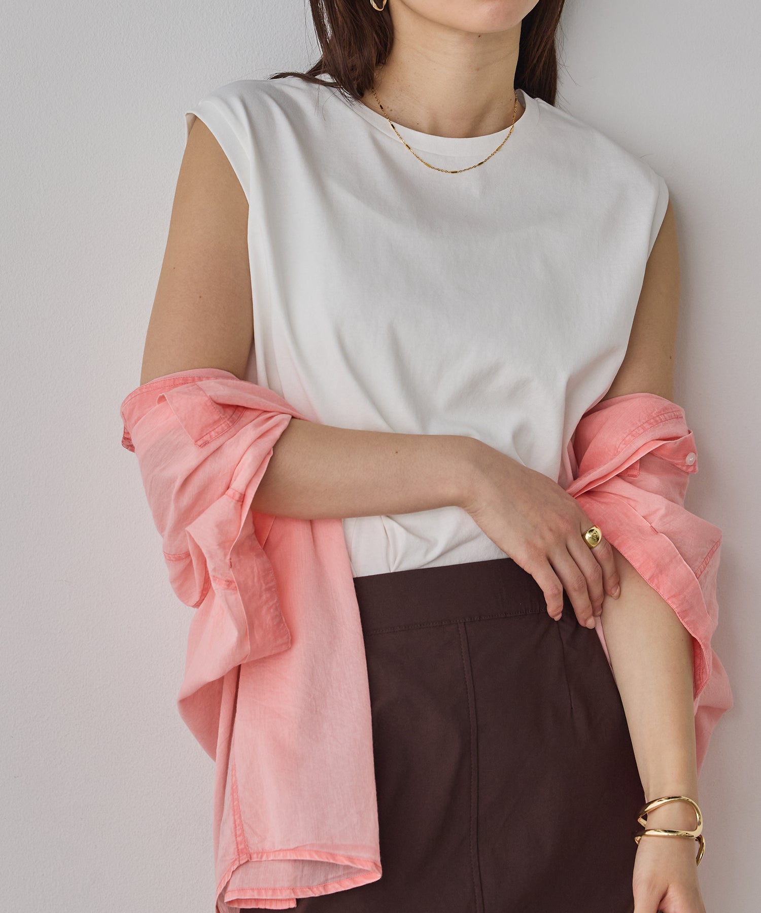BASIC SLEEVELESS TOP