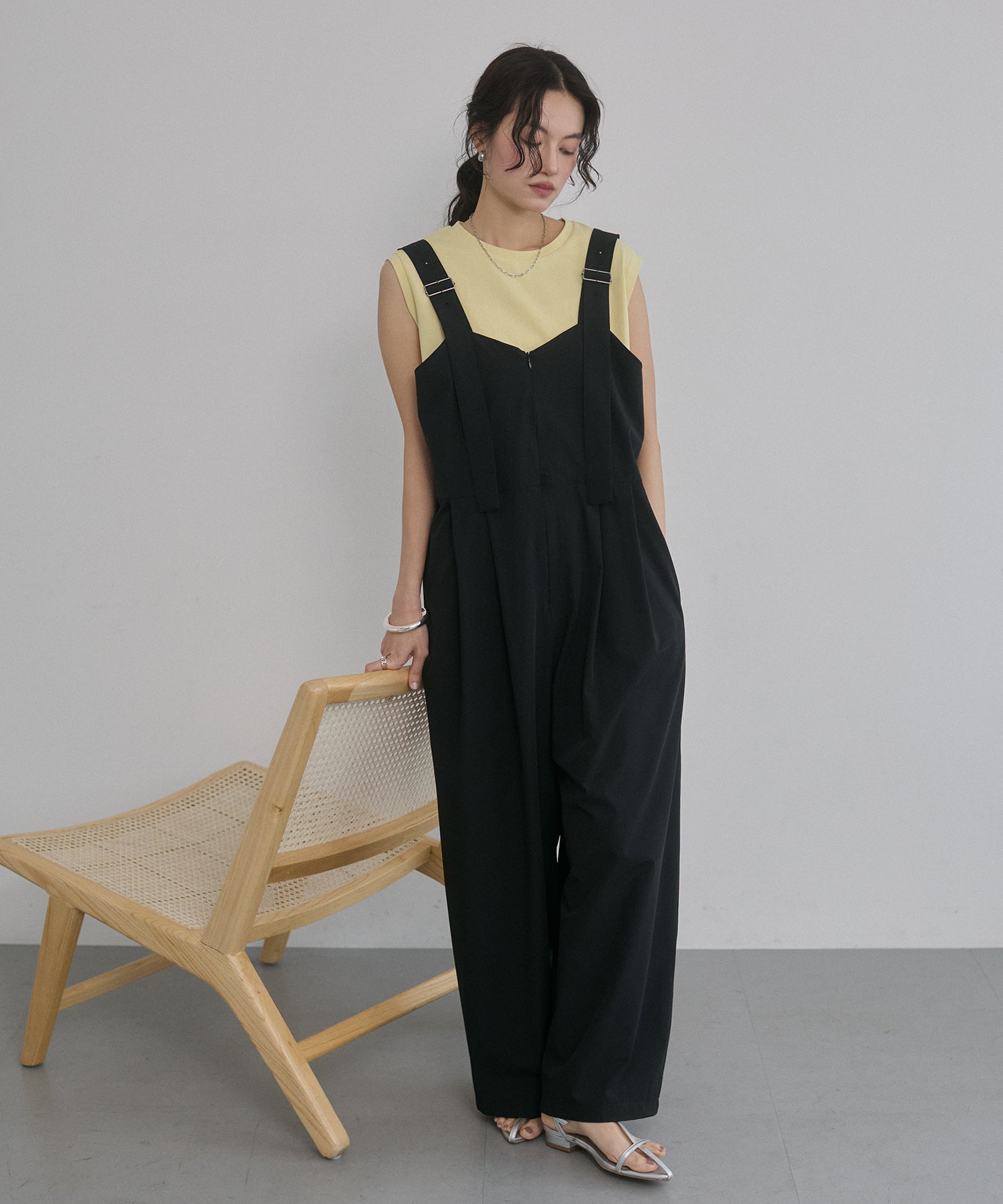 BASIC SLEEVELESS TOP