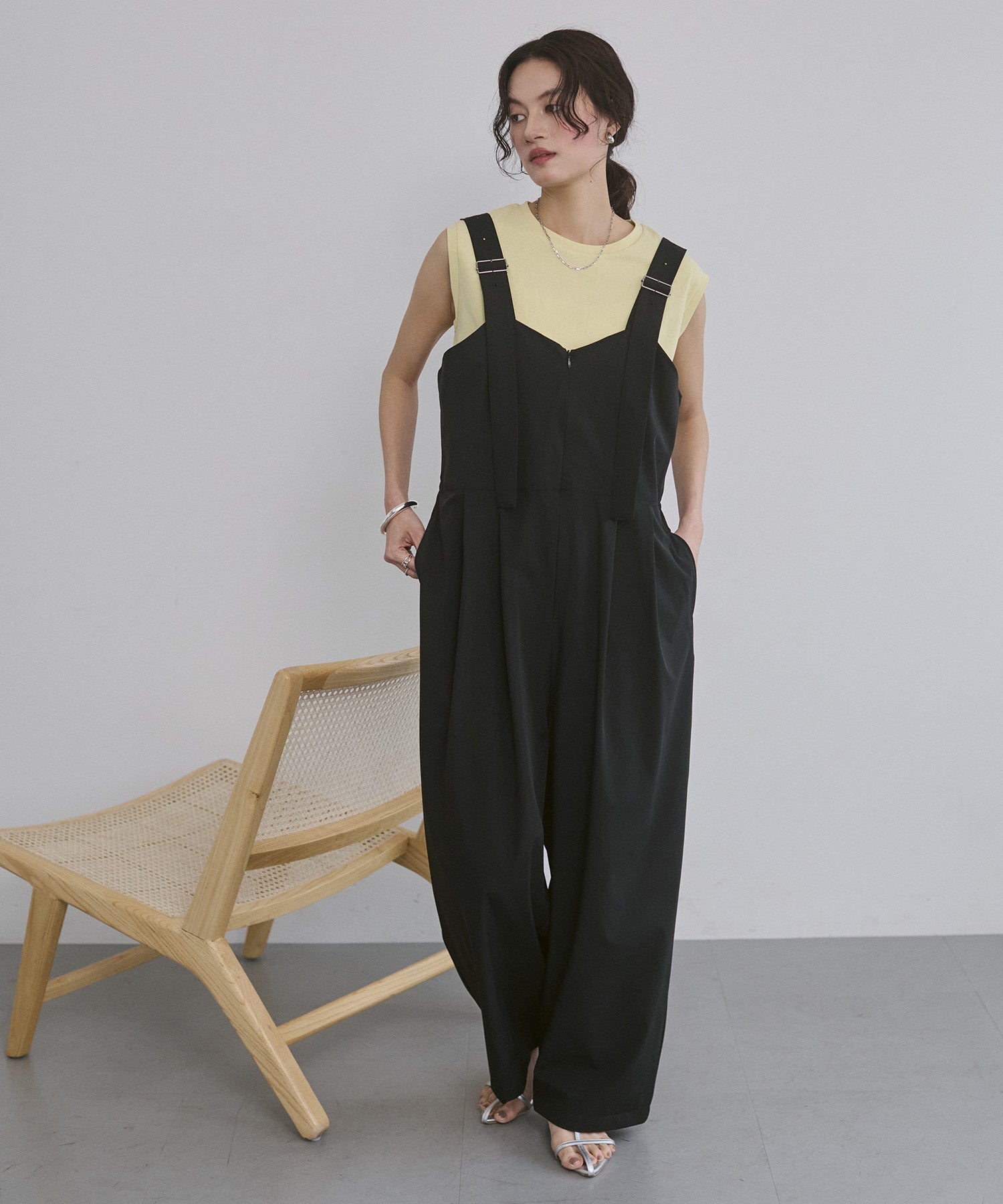 BASIC SLEEVELESS TOP