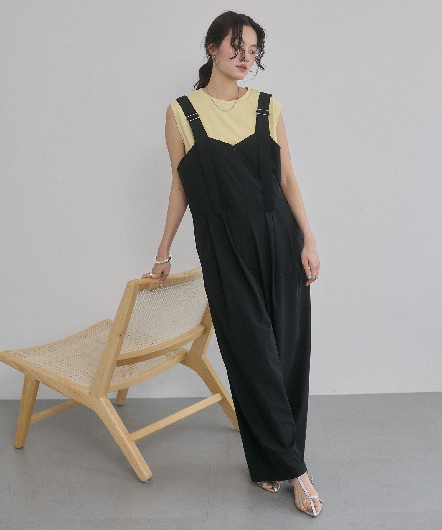 BASIC SLEEVELESS TOP