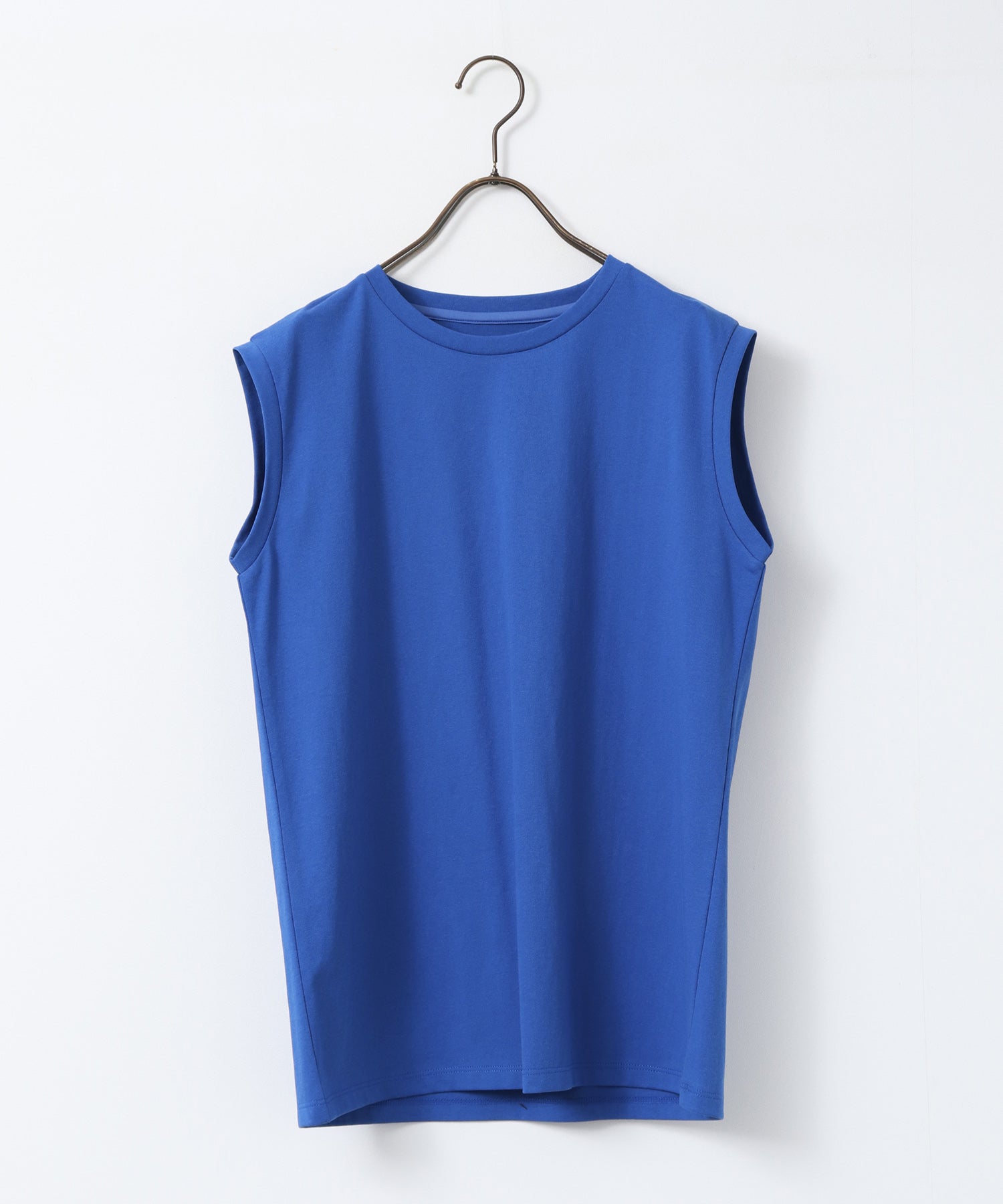BASIC SLEEVELESS TOP