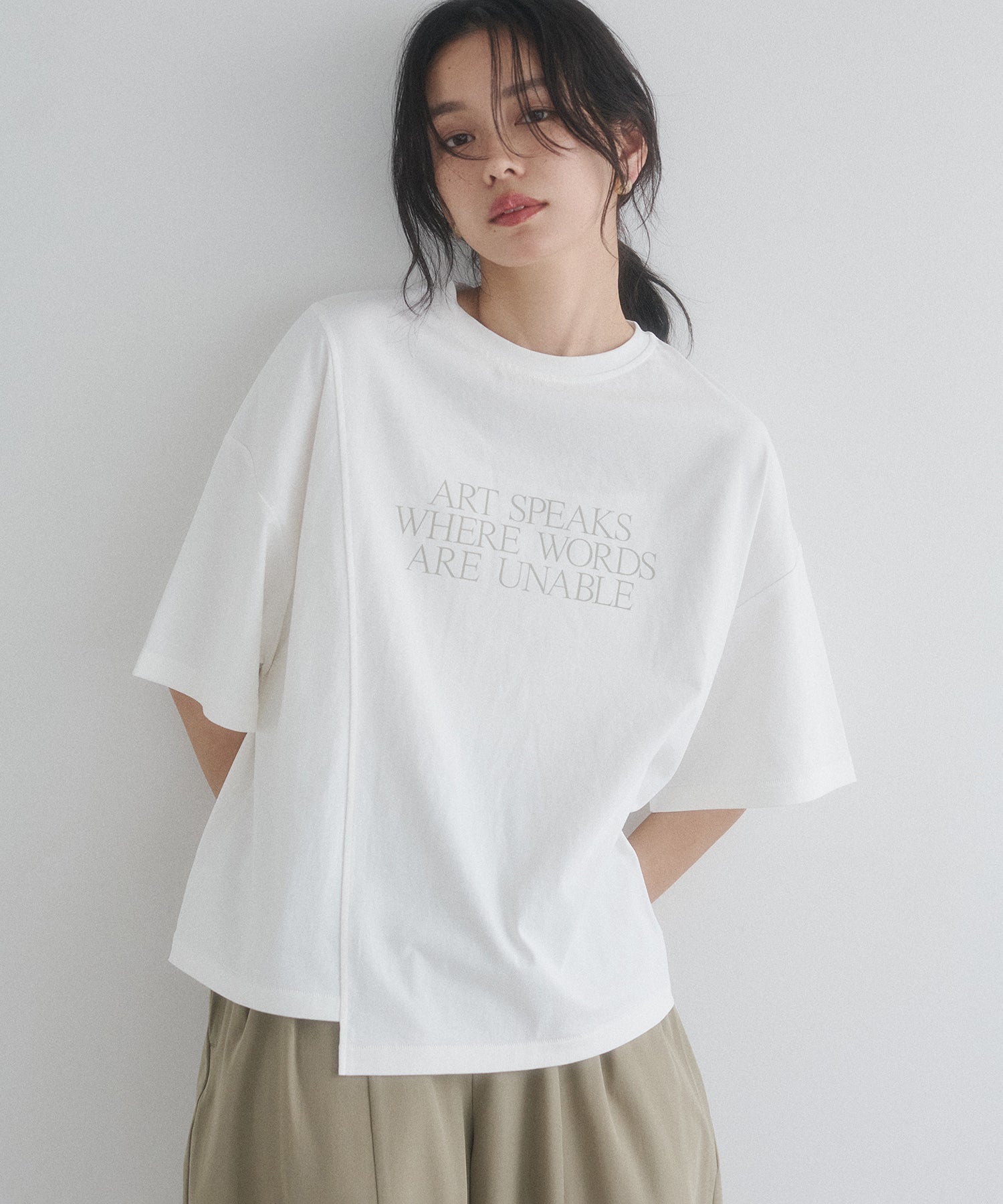 USA COTTON ASYMMETRICAL LOGO T-SHIRT